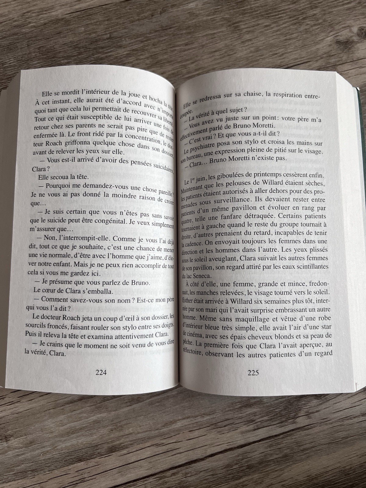 Ellen Marie Wiseman Ce qu’elle a laissé derrière elle Paperback Fiction French …