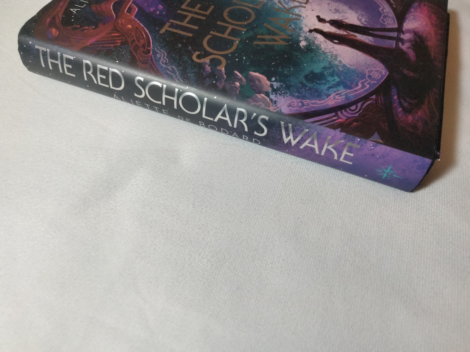 The Red Scholar’s Wake Aliette De Bodard Illumicrate Sprayed Edges Signed Plate