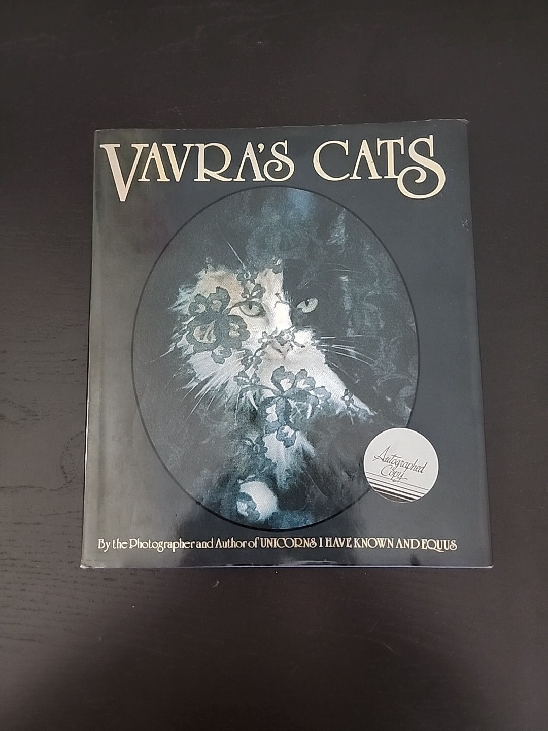 Vavra’s Cats by Robert Vavra (1986, HC VG 1ST ‘FLAT SIGNED’
