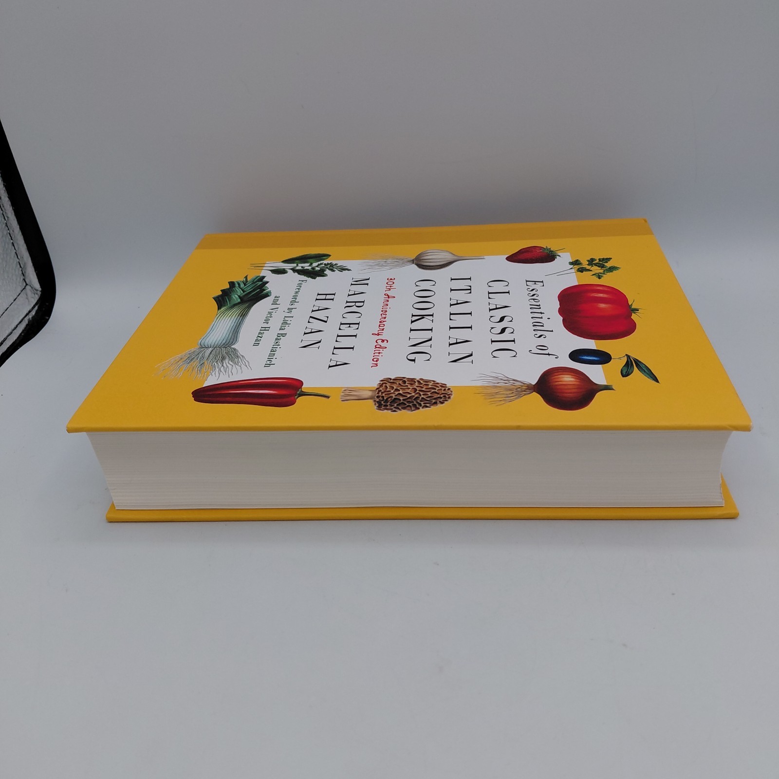 Essentials of Classic Italian Cooking: 30th Anniversary Edition: A Cookbook