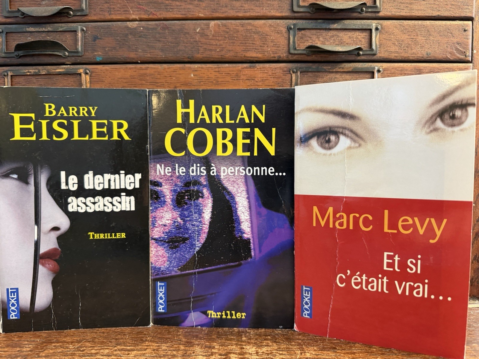 Lot of 25 French Pocket Paperback Books Morrison Ellory Barjavel Descartes Camus