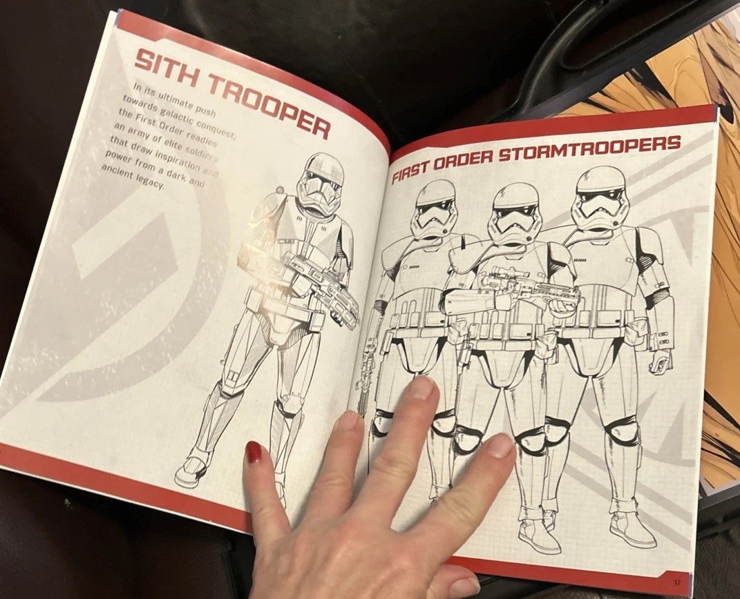 Star Wars The Rise of Skywalker 23 Magnets Playset Activity Book