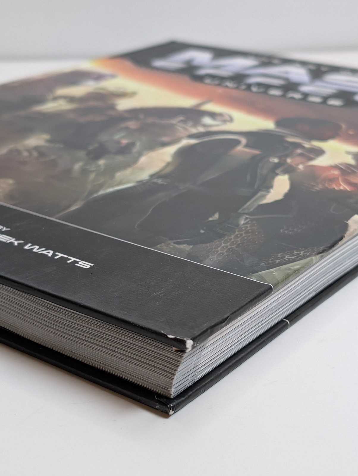 Dark Horse The Art of the Mass Effect Universe Hardcover Art Book 2012 Used