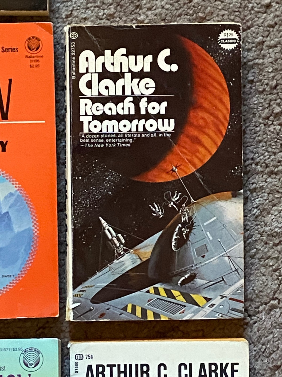 Lot 17 Sci Fi PB Books ISAAC ASIMOV Arthur Clarke ROBERT HEINLEIN Poul Anderson