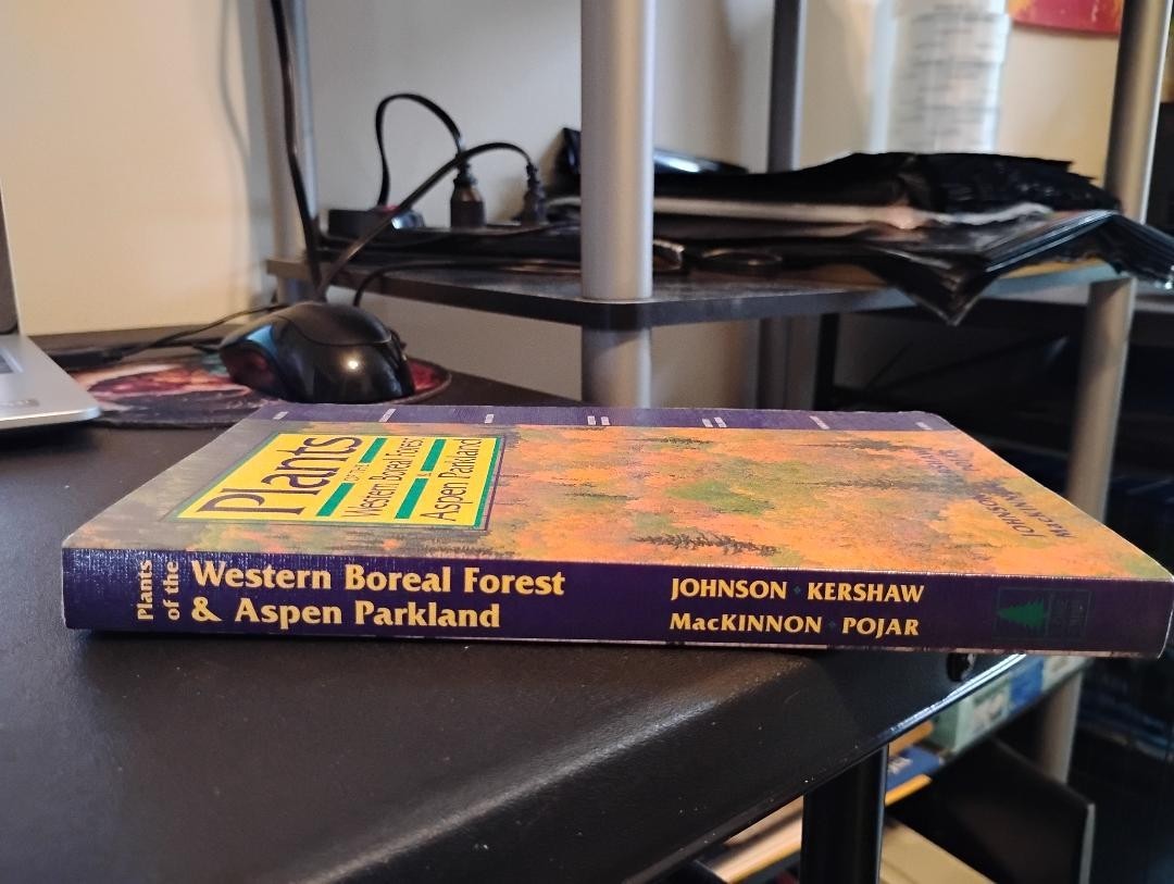 Plants of the Western Boreal Forest & Aspen Parkland VG+ Condition