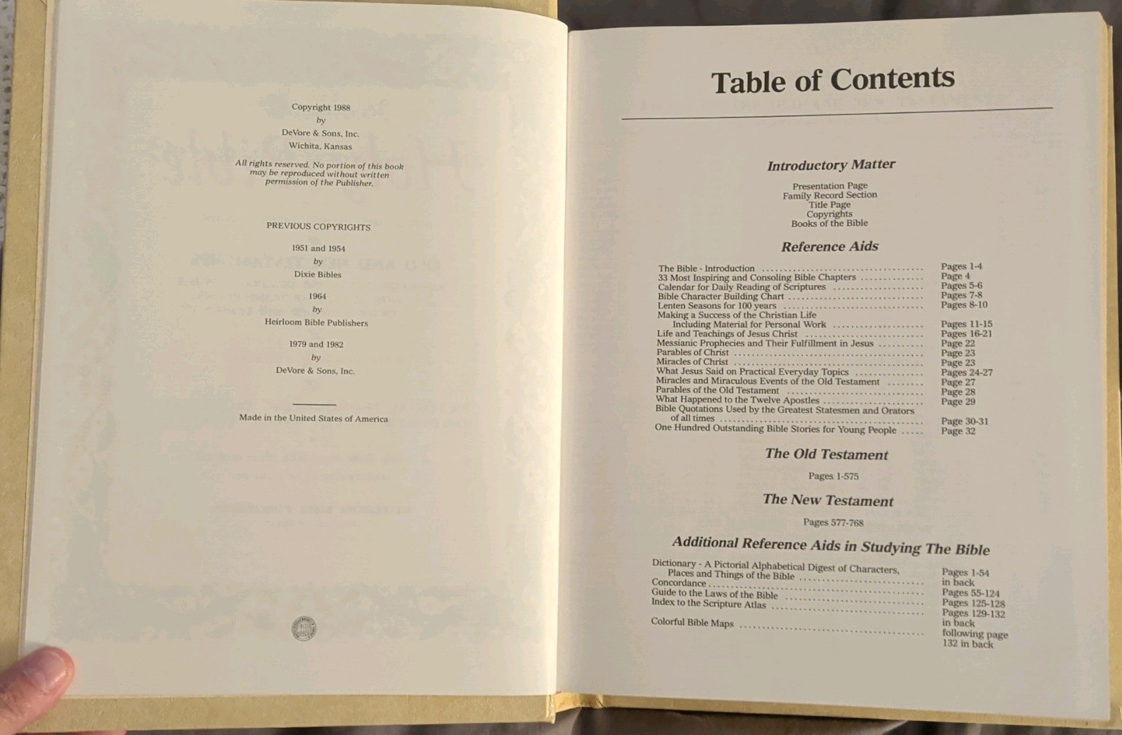 1988 HOLY BIBLE HEIRLOOM FAMILY BIBLE KING JAMES VERSION, RED LETTER EDITION