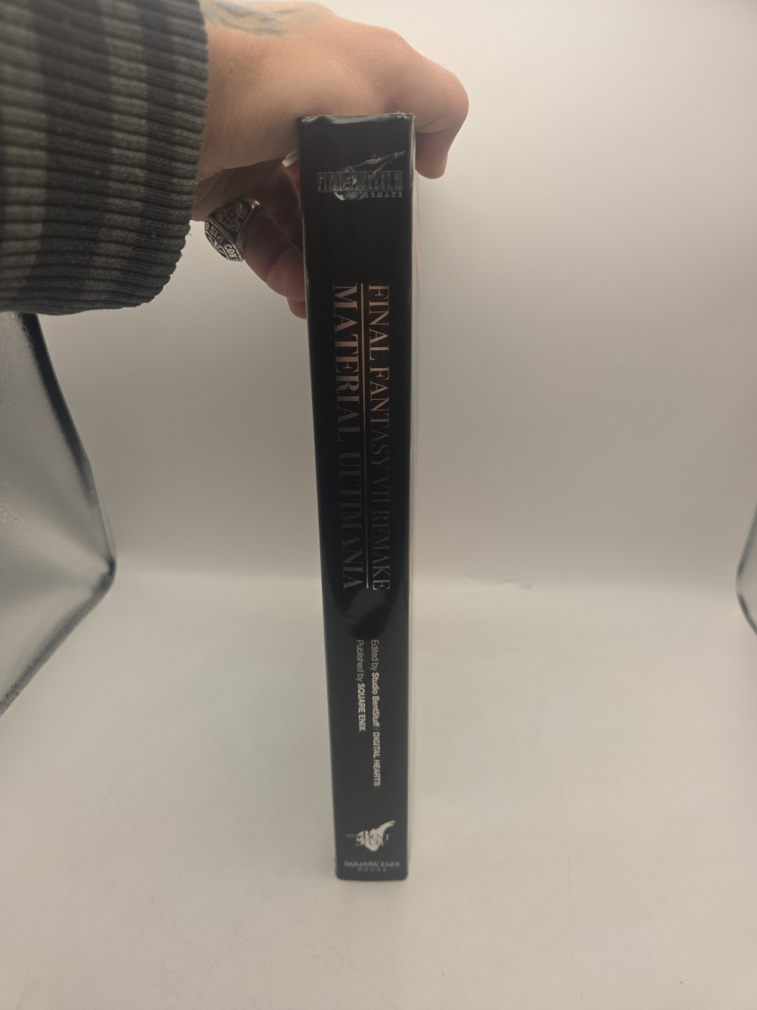 Final Fantasy VII Remake: Material – Hardcover Square Enix; Studio Guide