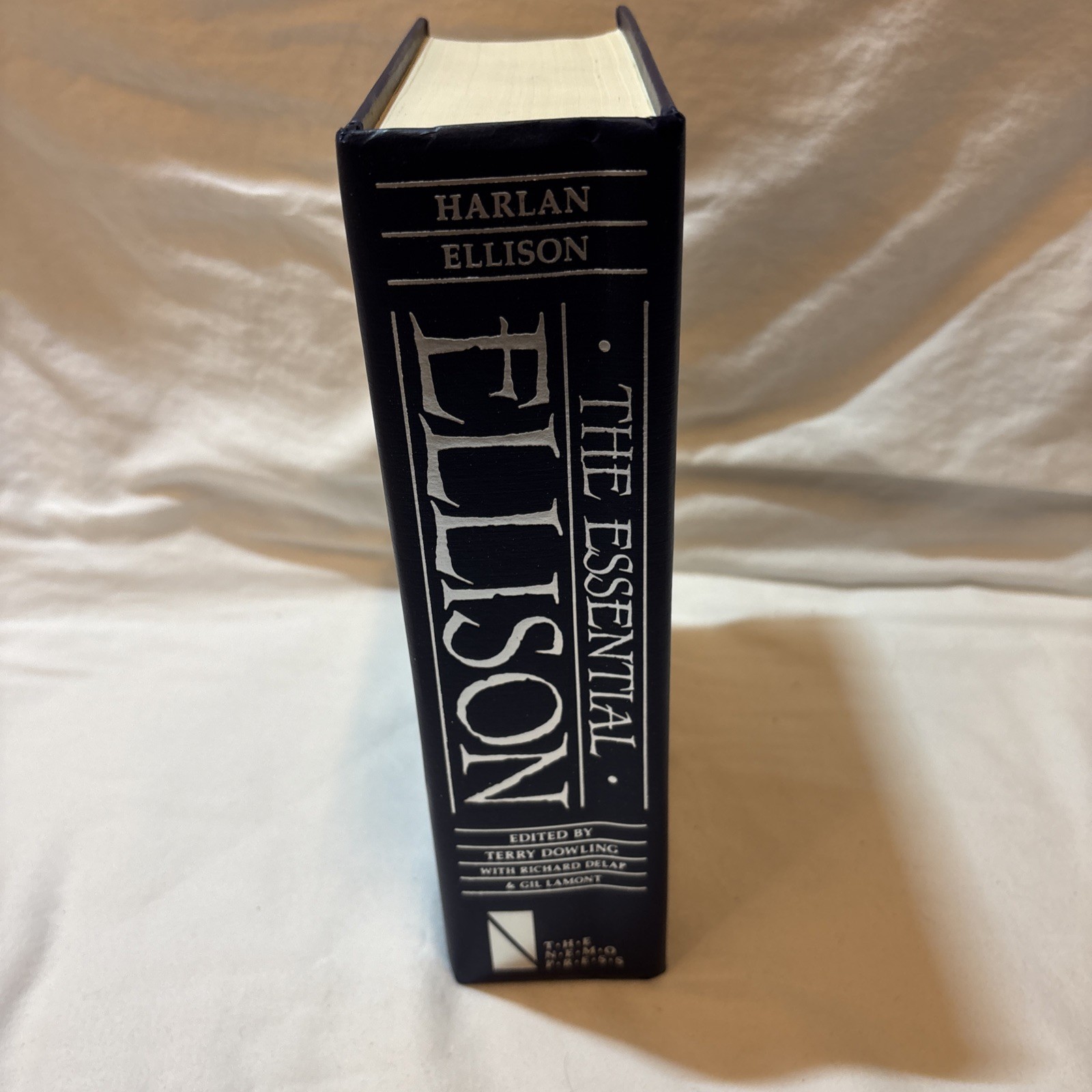 THE ESSENTIAL ELLISON: A 35-YEAR RETROSPECTIVE Harlan Ellison Terry Dowling BCE