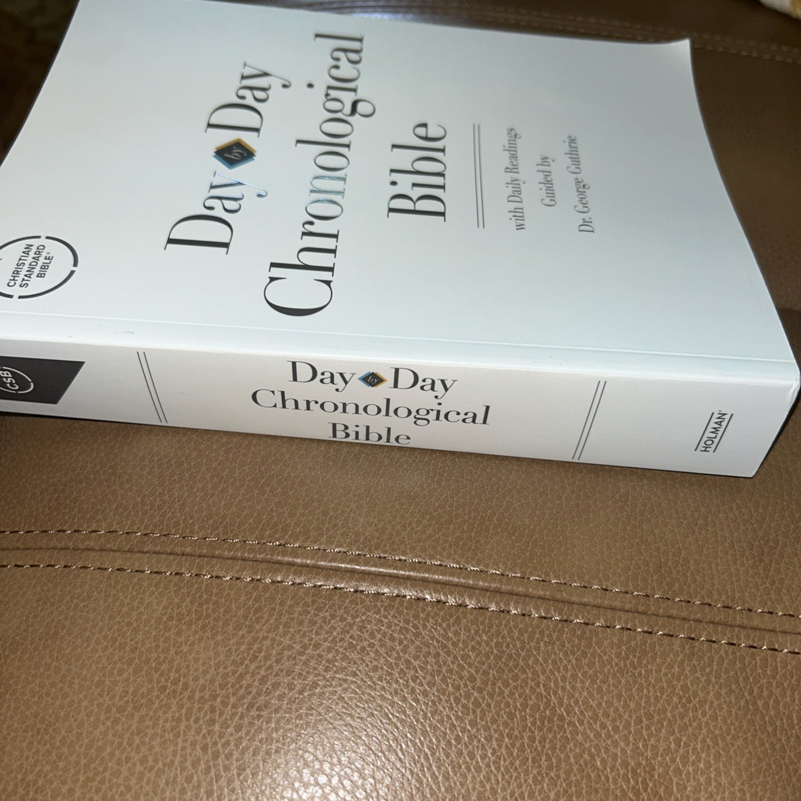 CSB Day by Day Chronological Bible Daily Readings Dr. G Gutherie, Paperback 2020