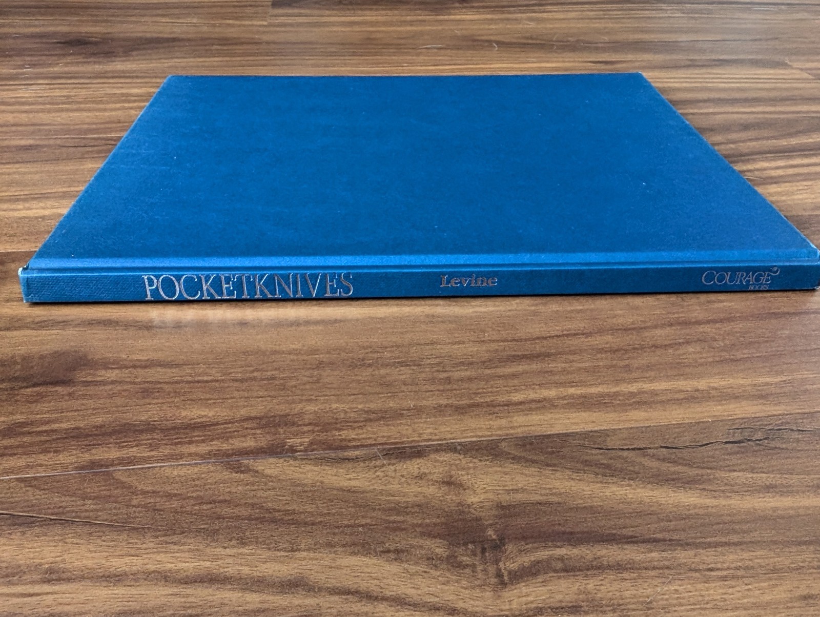Pocket Knives By Bernard Levine. 1993 Hardcover Collector’s Guide