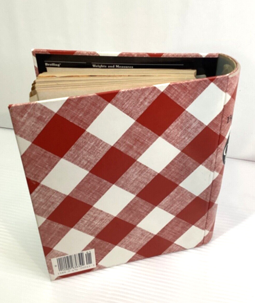 Better Homes and Gardens 1984 Ring bound 466 pages