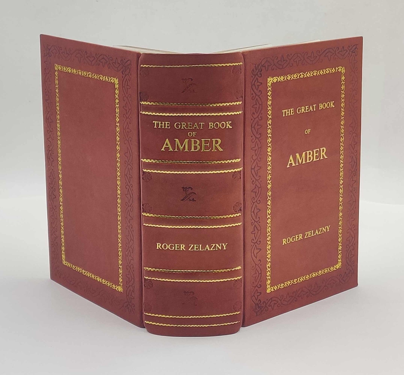 The Great Book of Amber: The Complete Amber Chronicles, 1-10 by [Royal Edition]
