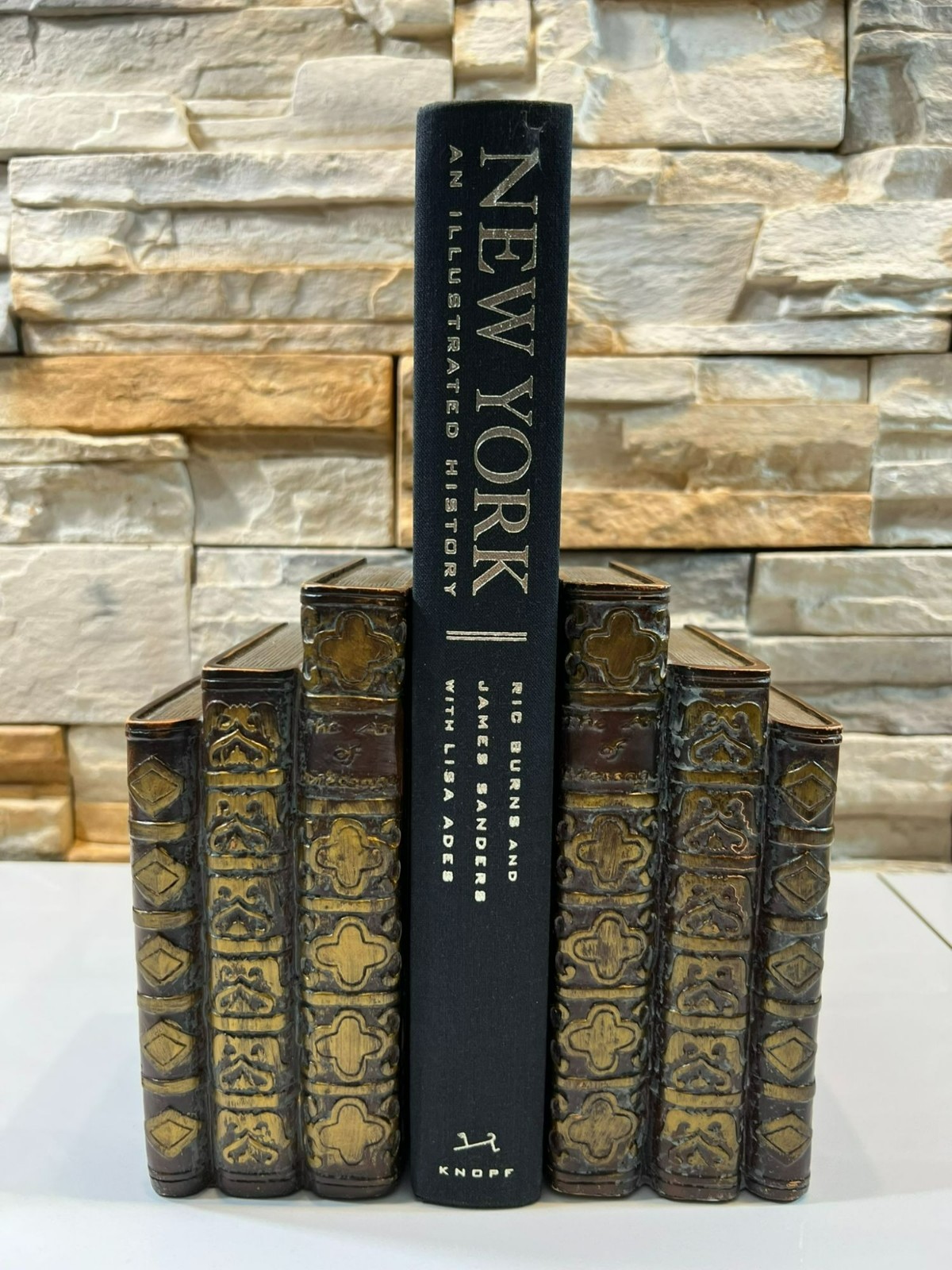 New York An Illustrated History Narrative by Ric Burns and James Sanders 1999