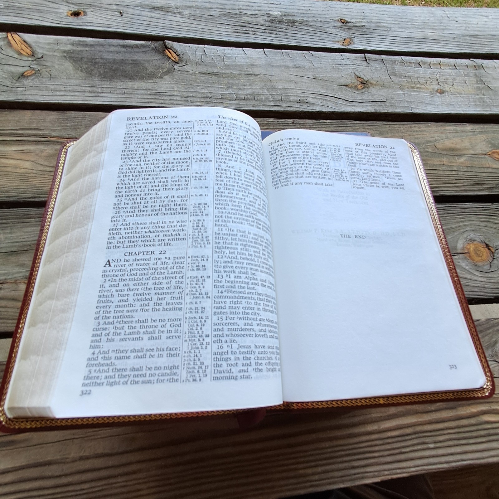 HOLY BIBLE ROYAL SOVEREIGN WORLD KJV BURGANDY GENUINE BONDED LEATHER RED LETTER