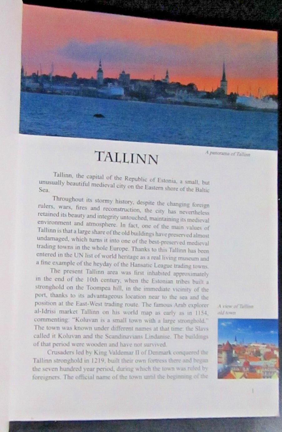 TALLIN EXTONIA PAPERBACK BOOK 48 PGS 2015 8 X 5.5 INCHES 2 DIFF MAPS