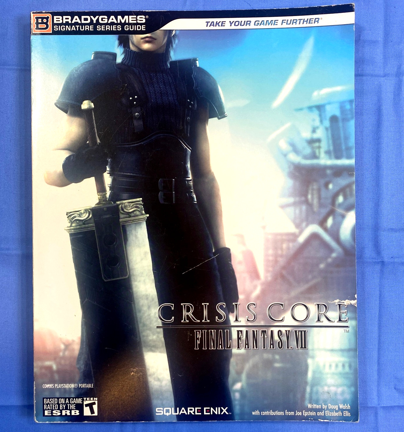 Crisis Core Final Fantasy VII Signature Series Strategy Guide with foldout