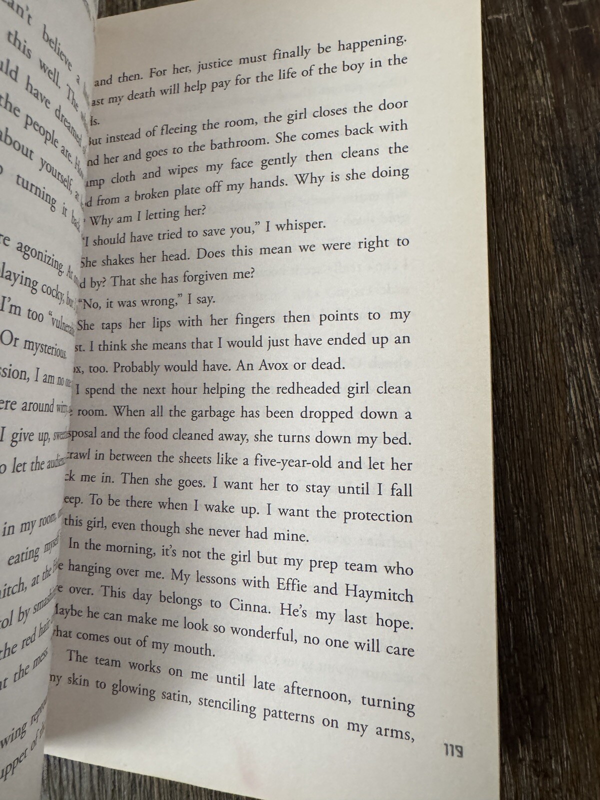 Hunger Games (Hunger Games, Book One) by Suzanne Collins (2010, Trade Paperback)
