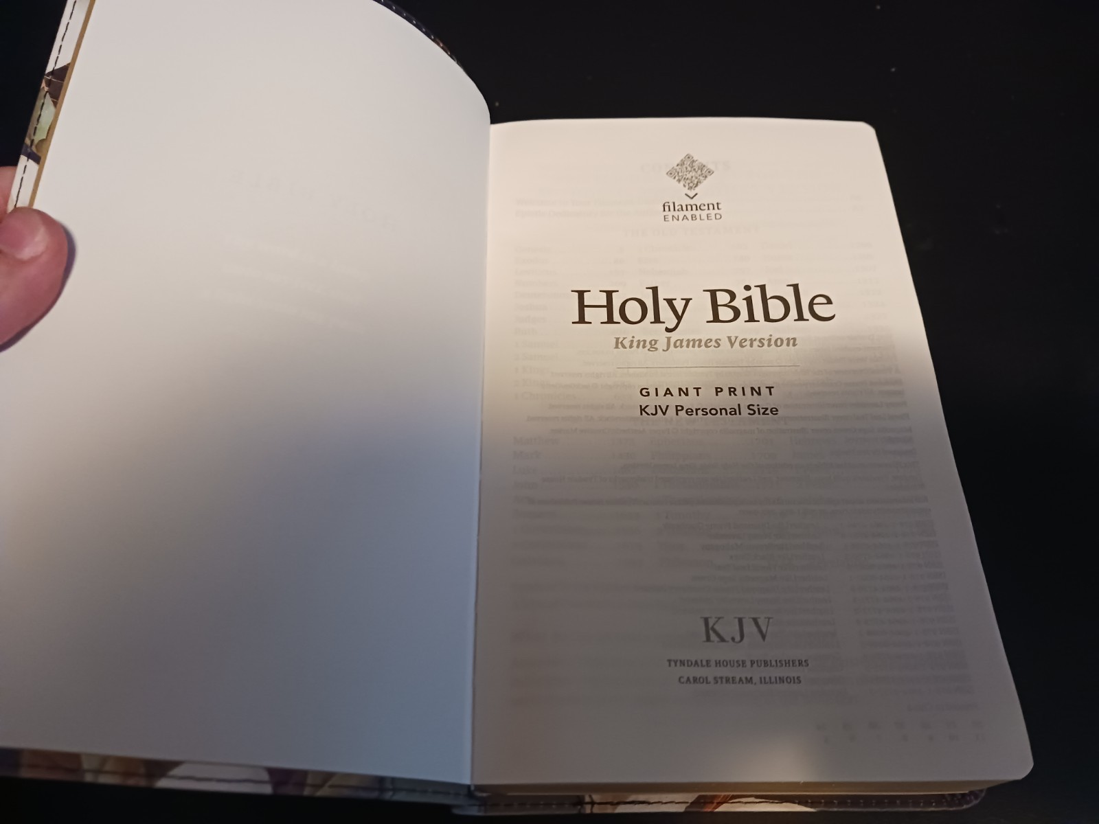 Tyndale KJV Personal Giant Print Bible Filament-Enabled Leatherlike Magnolia