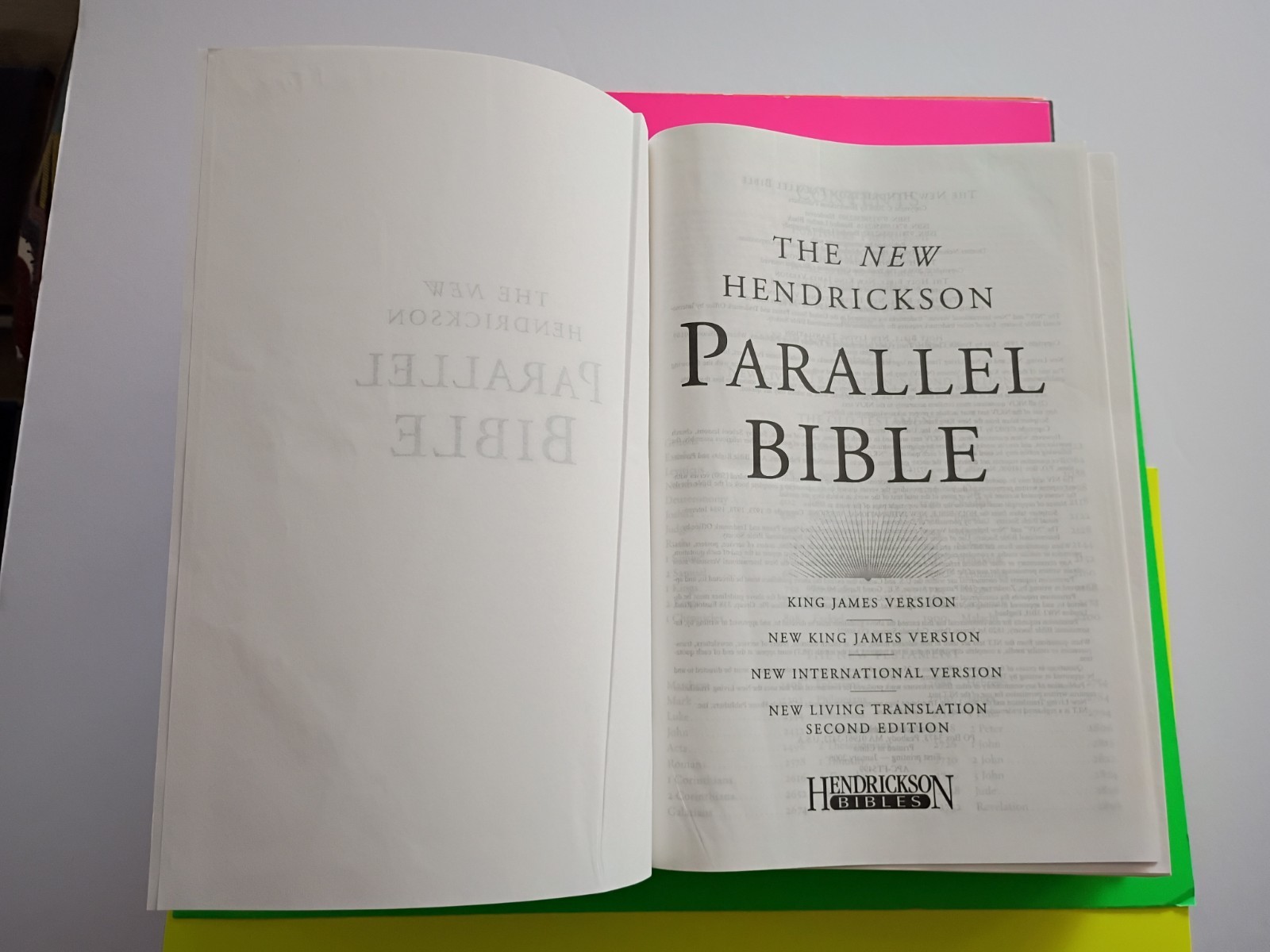 Hendrickson Parallel Bible-PR-KJV/NKJV/NIV/NLT by Hendrickson Publishers…