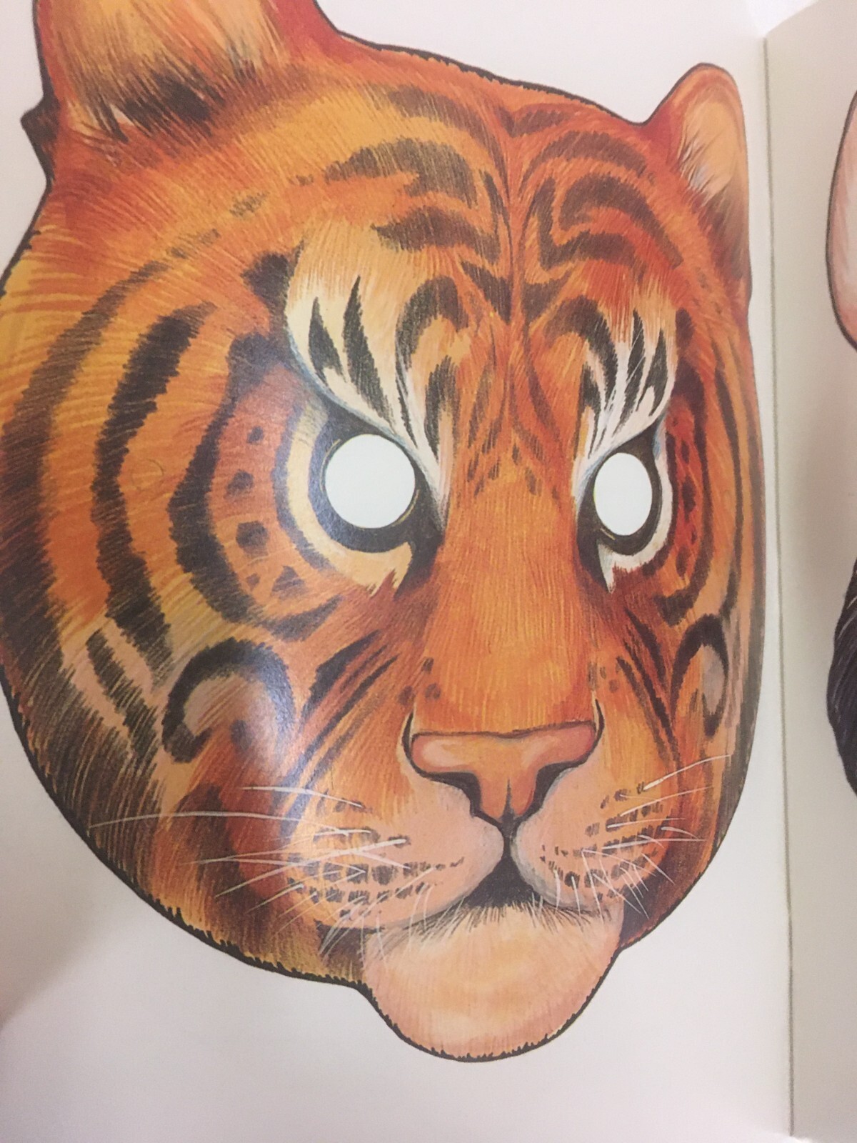 Cut and make Animal Masks in full colors by Anthony Rao Excellent condition 1986