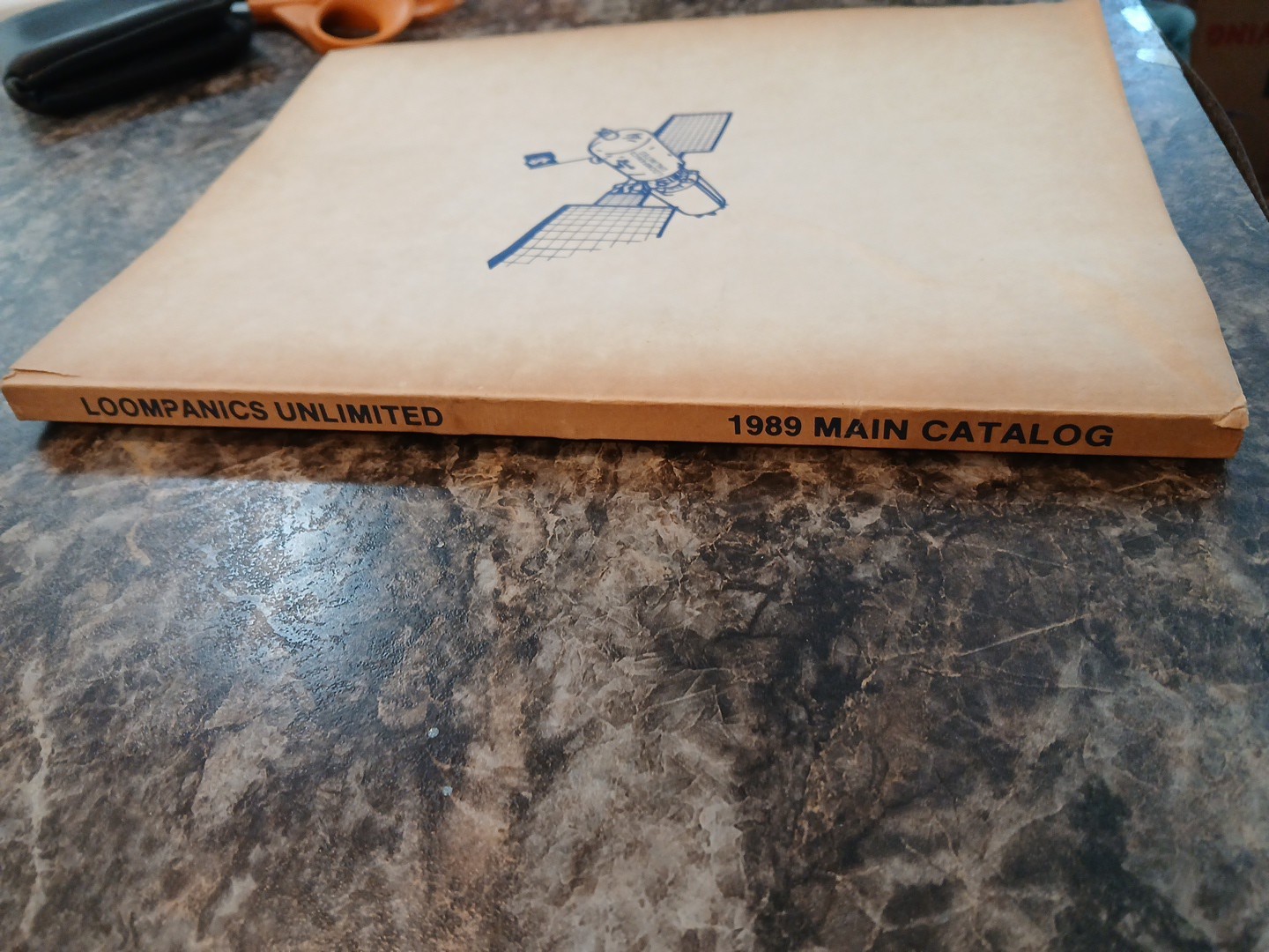 ROBERT ANTON WILSON Two articles in LOOMPANICS Unlimited book catalog 1989 VG