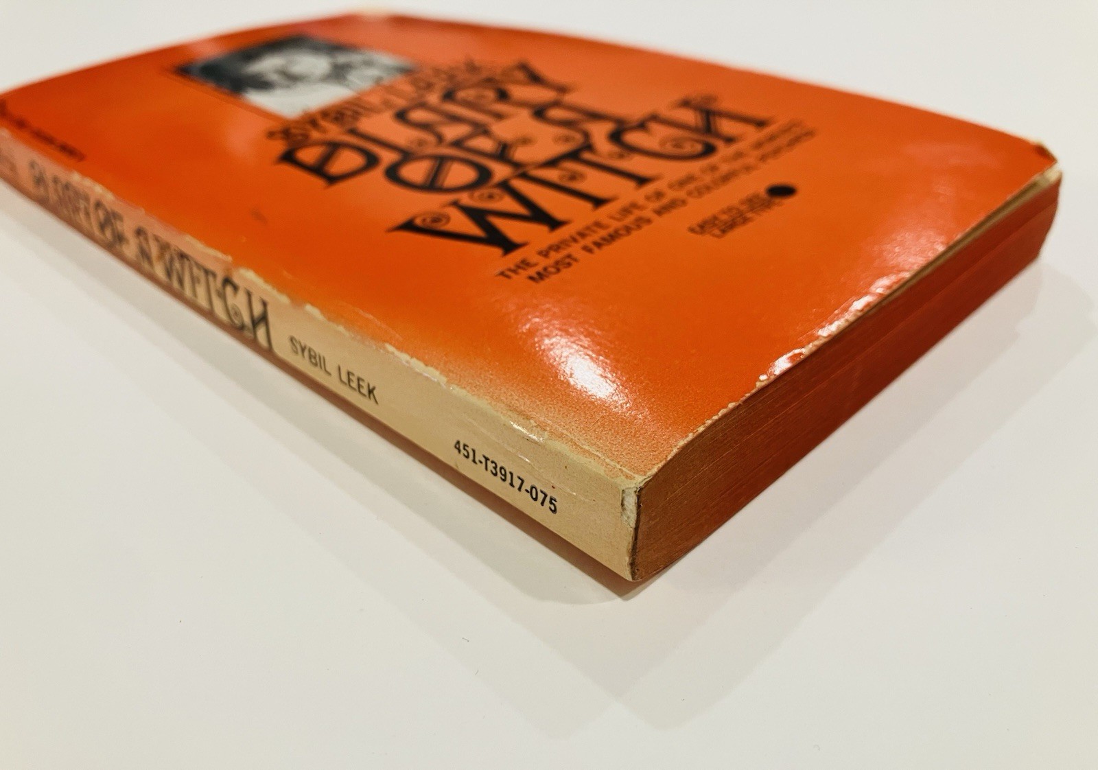 “Diary of a Witch” 1969 5th Printing Sybil Leek Signet Paperback, Very Rare HTF