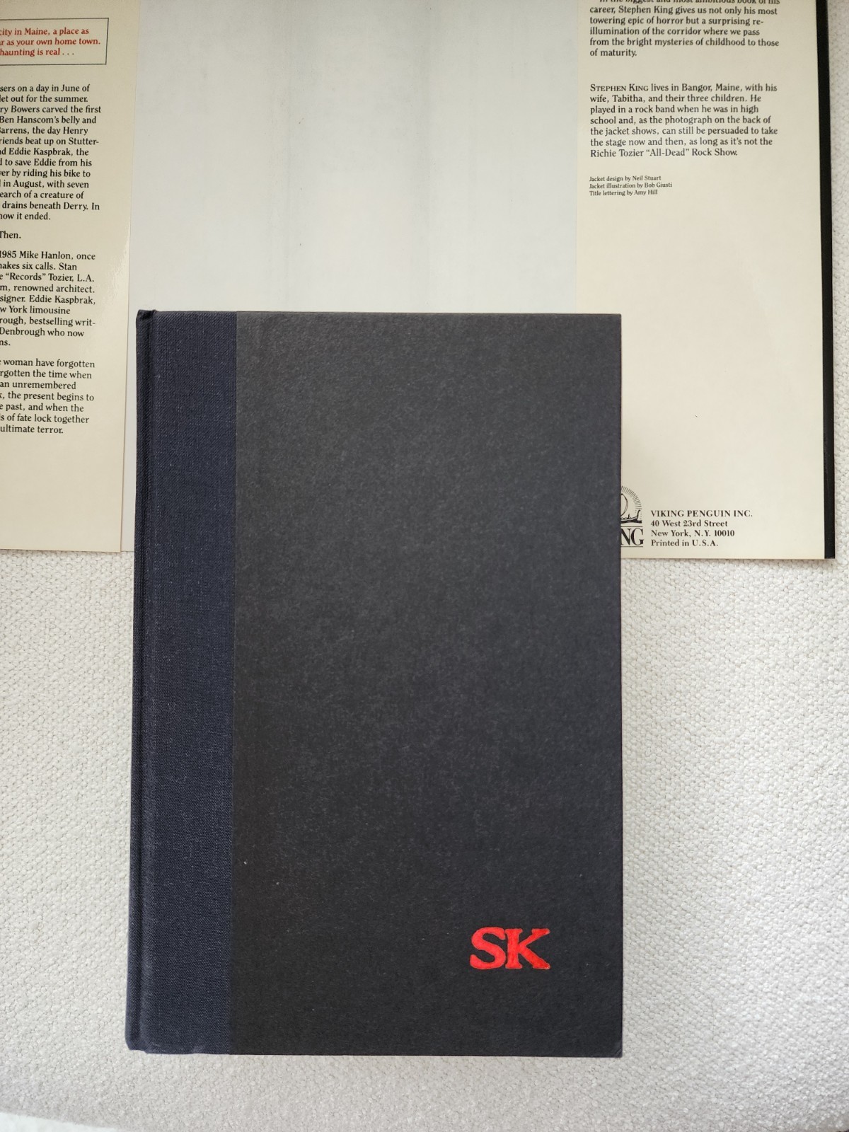 Stephen King- “It” Hardcover Book 1986 Viking Penguin Group *Read Description*
