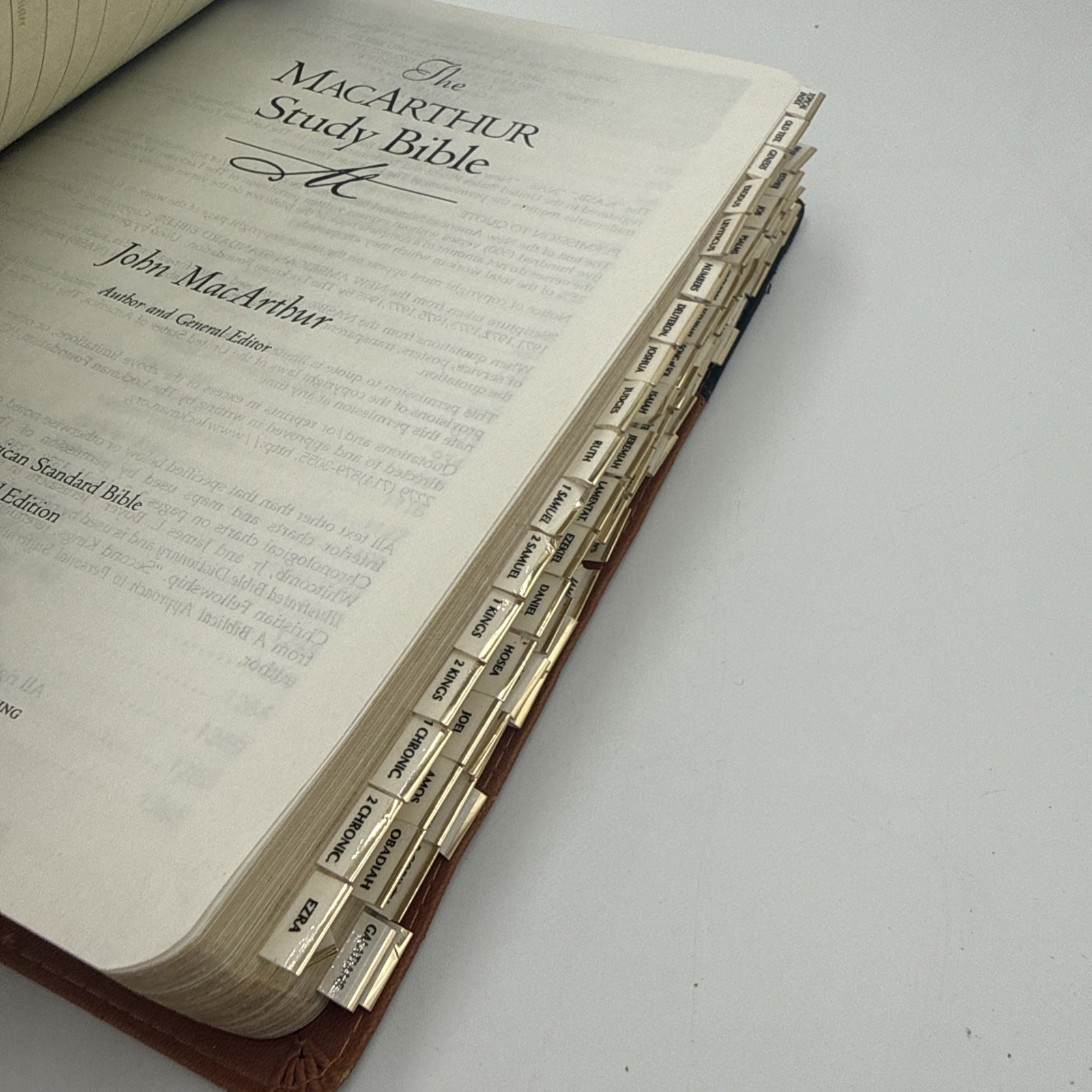 The MacArthur Study Bible NASB 2006 Updated Edition w. Index Tabs