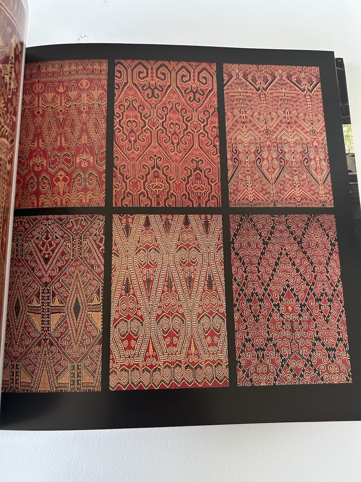 Sarawak Style Tettoni, Luca Invernizzi Destin Ong Hardcover Dust Jacket