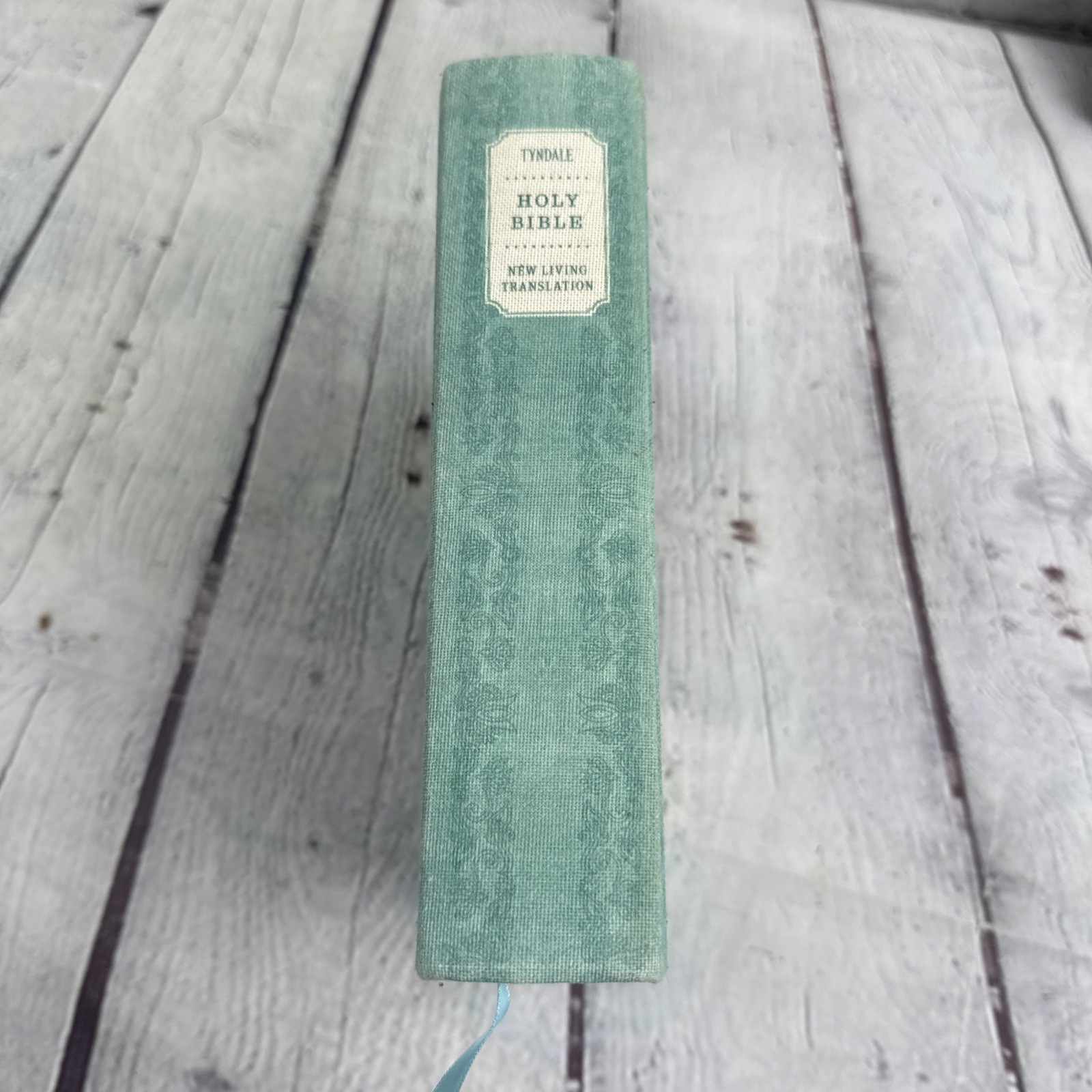 Thrive : A Journaling Devotional Bible for Women by Sheri Rose Shepherd…
