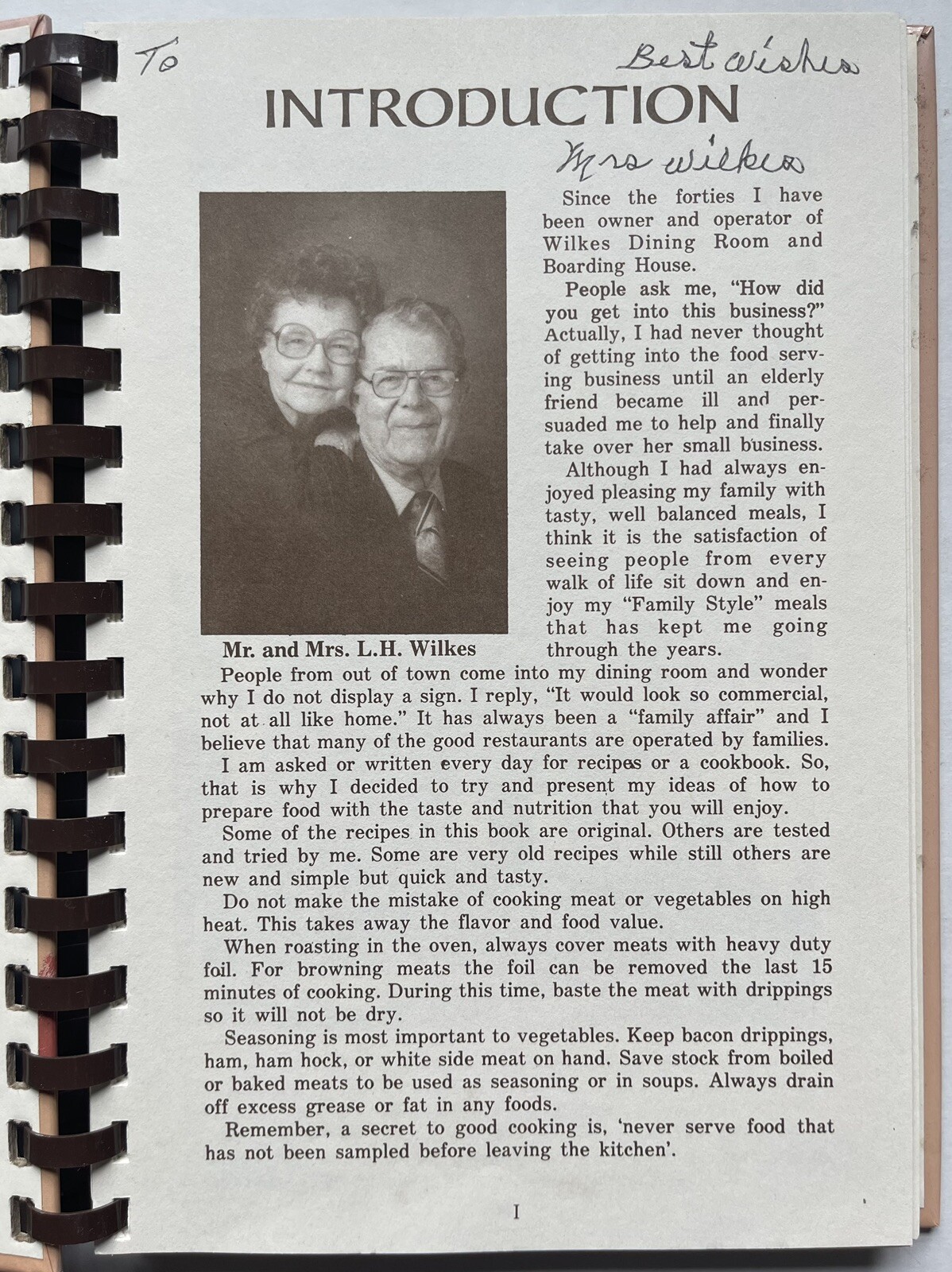 1995 SAVANNAH, GA, MRS. WILKES BOARDING HOUSE FAMOUS RECIPES COOKBOOK 106 PAGES