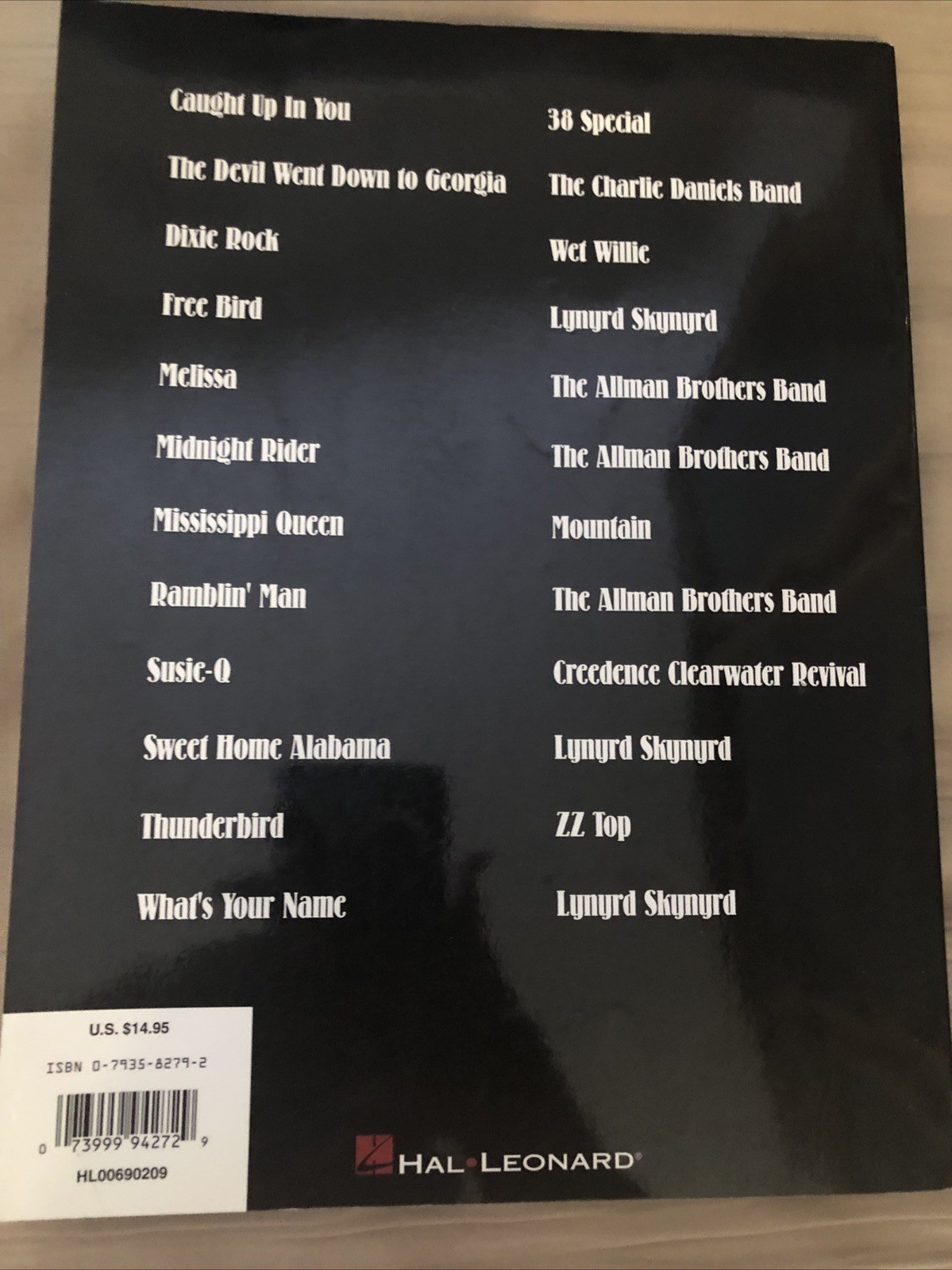 SOUTHERN ROCK GUITAR CLASSICS By Hal Leonard Corp. **Mint Condition**