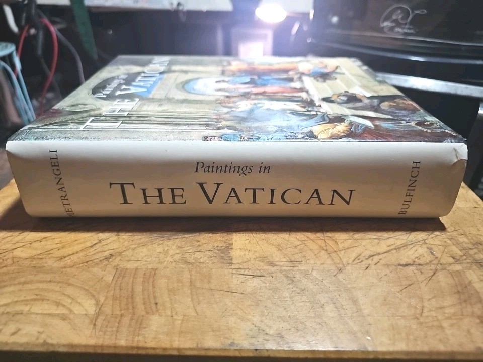 Paintings in the Vatican (Hardcover Book with 550 color pictures) – 1st Edition