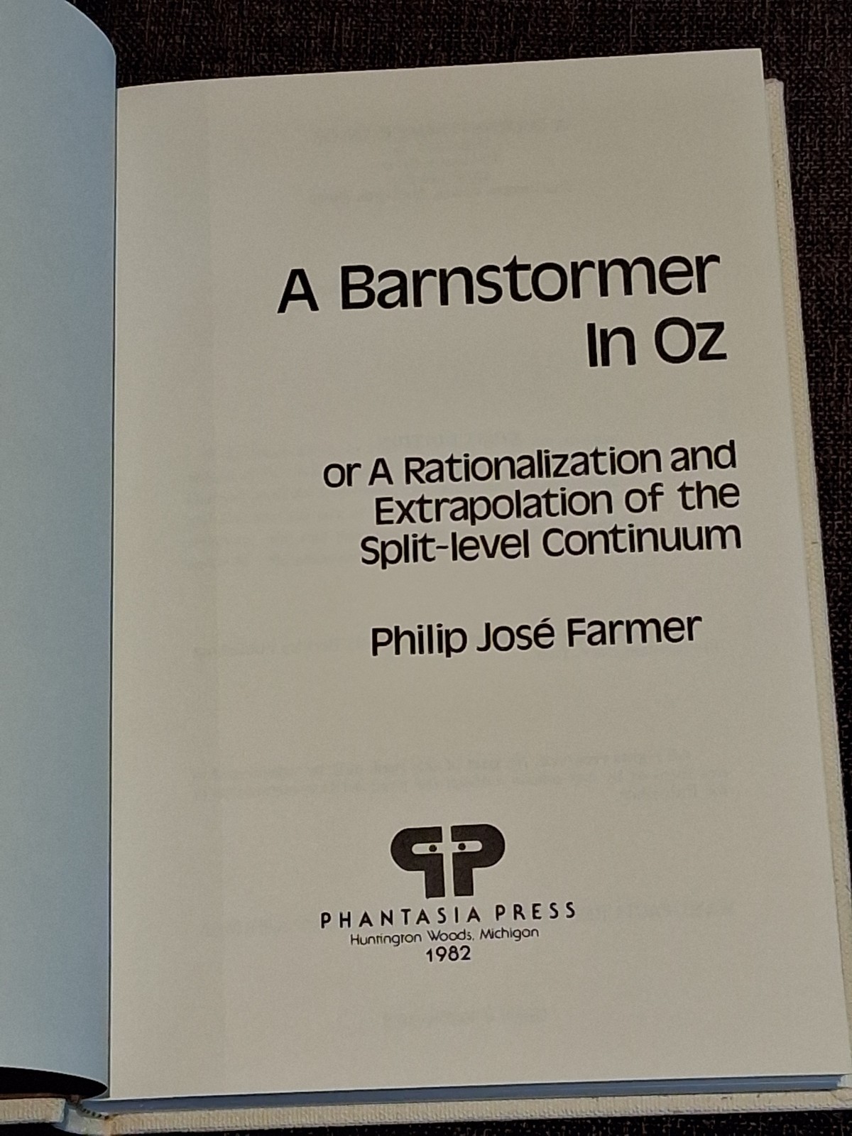 Philip Jose Farmer A barnstormer in Oz HBDJ 1st edition Phantasia Press