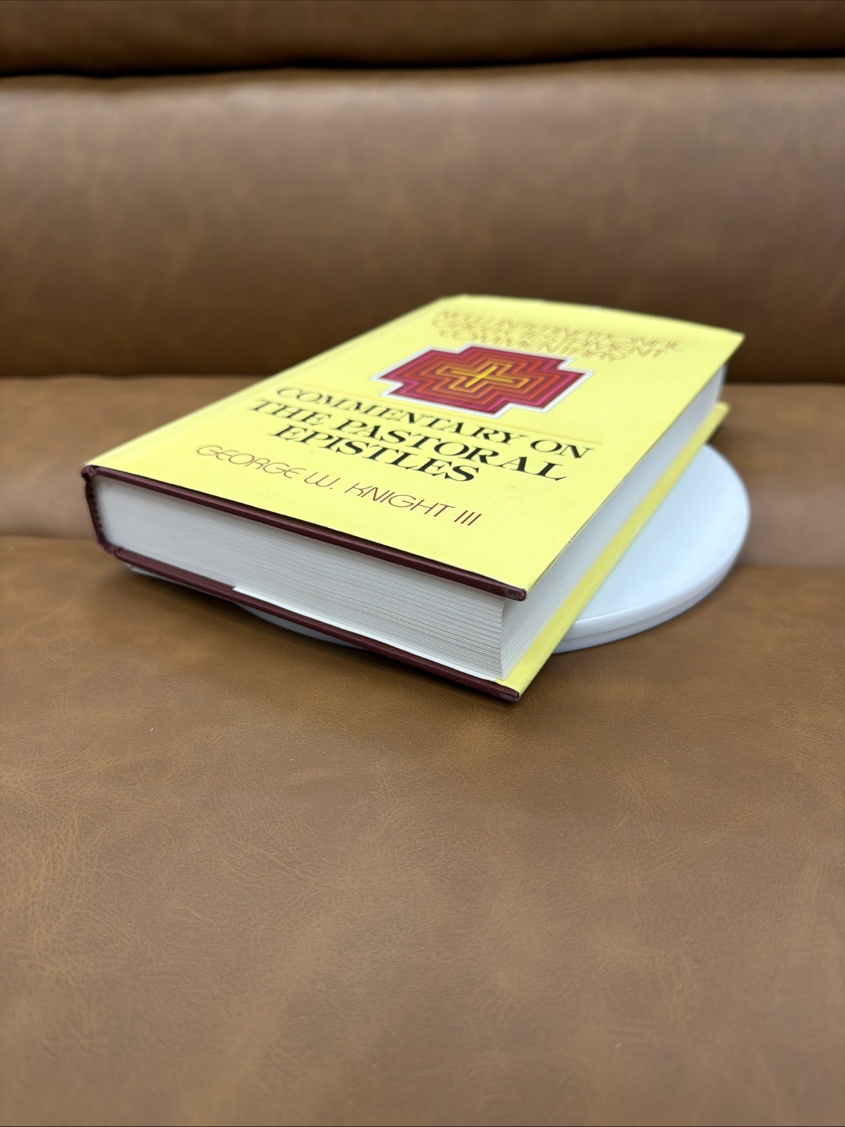 NEW INTERNATIONAL GREEK TESTAMENT COMMENTARY: THE PASTORAL By George W. Knight