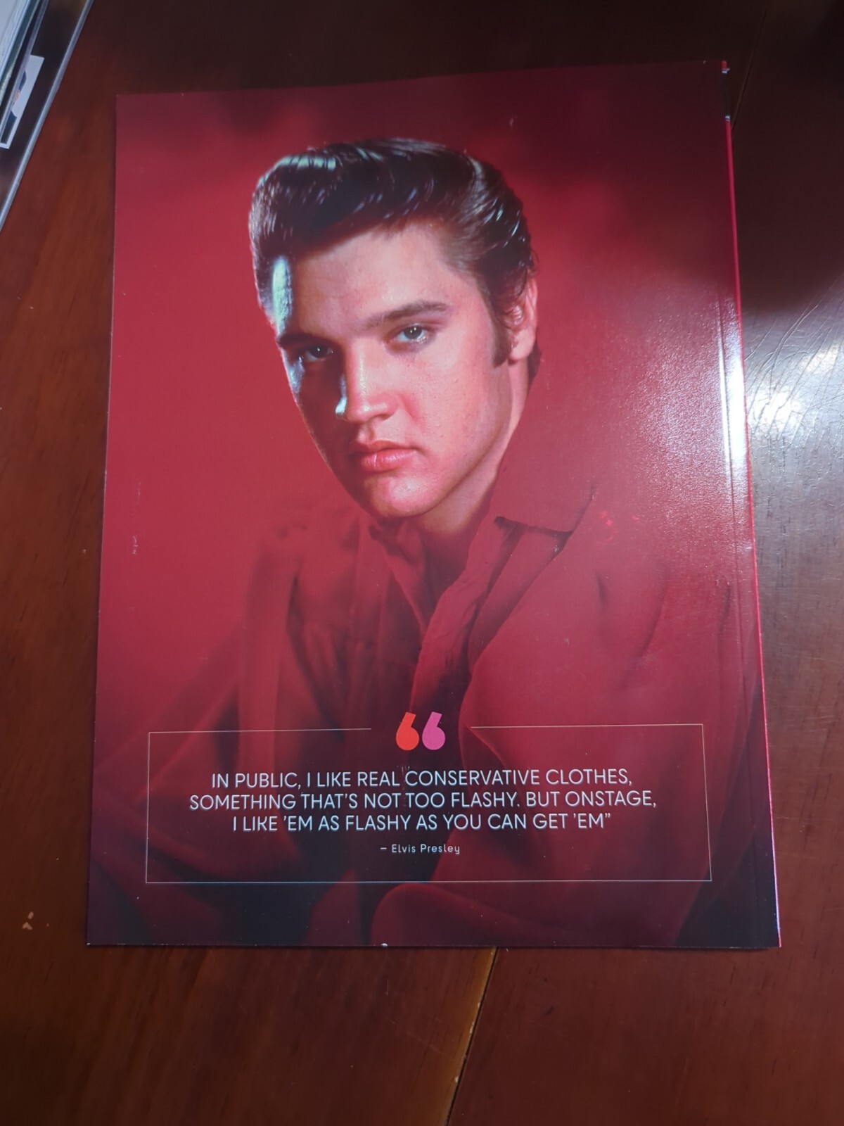 ELVIS PRESLEY – HIS CHANGING STYLE – POP ICONS MAGAZINE – 190 PHOTOS RP