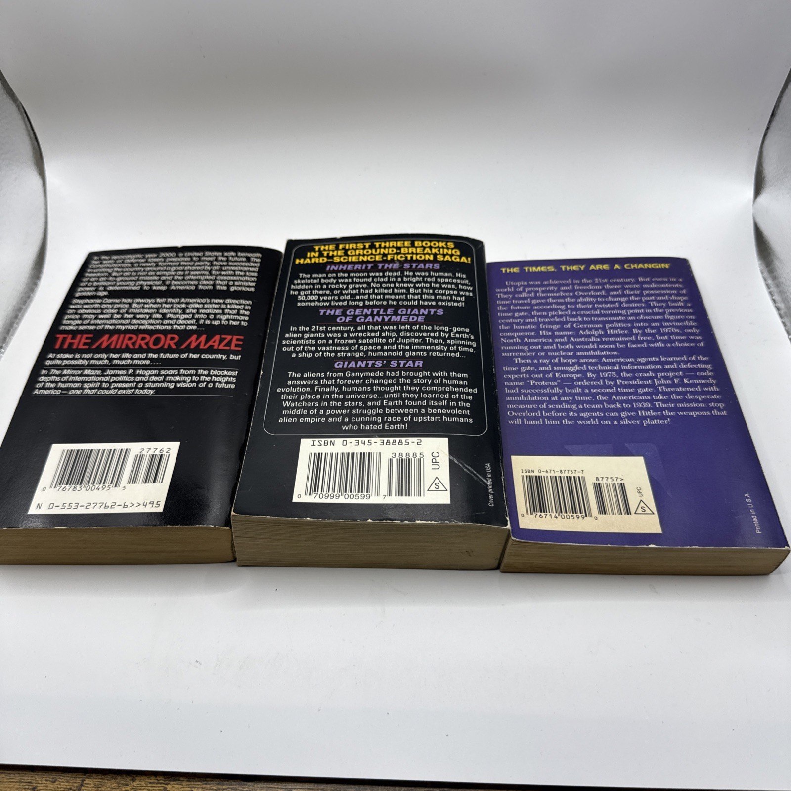JAMES P. HOGAN Lot 8 Vtg Sci-Fic PB Novels INHERIT THE STARS & Various Others