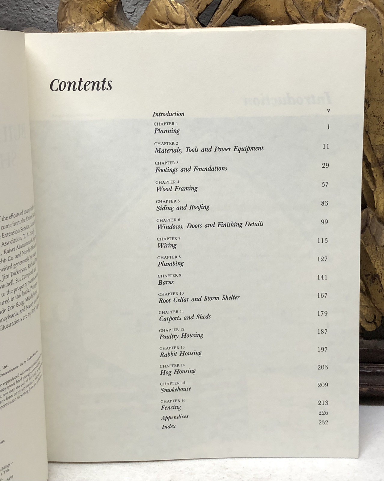 Building Small Barns, Sheds & Shelters 1983 Burch Plans Specs Photos