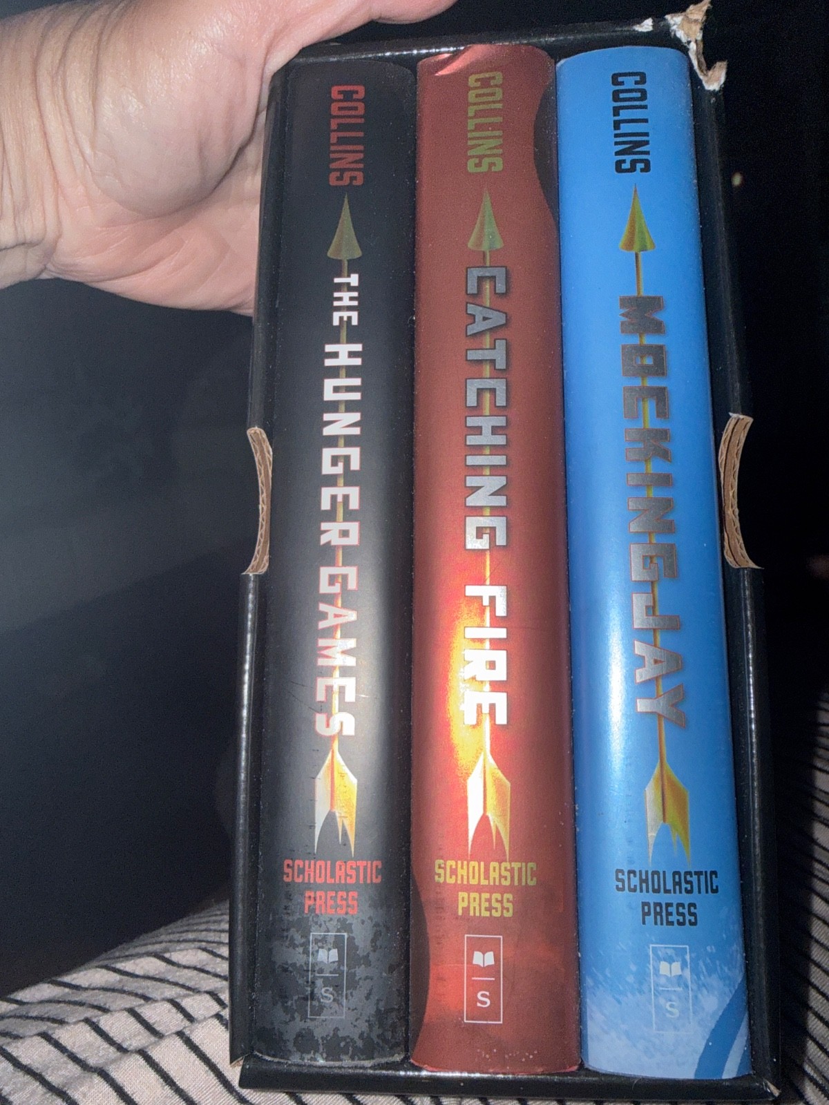 THE HUNGER GAMES Trilogy Hardcover Set Suzanne Collins + Trilogy Guide book