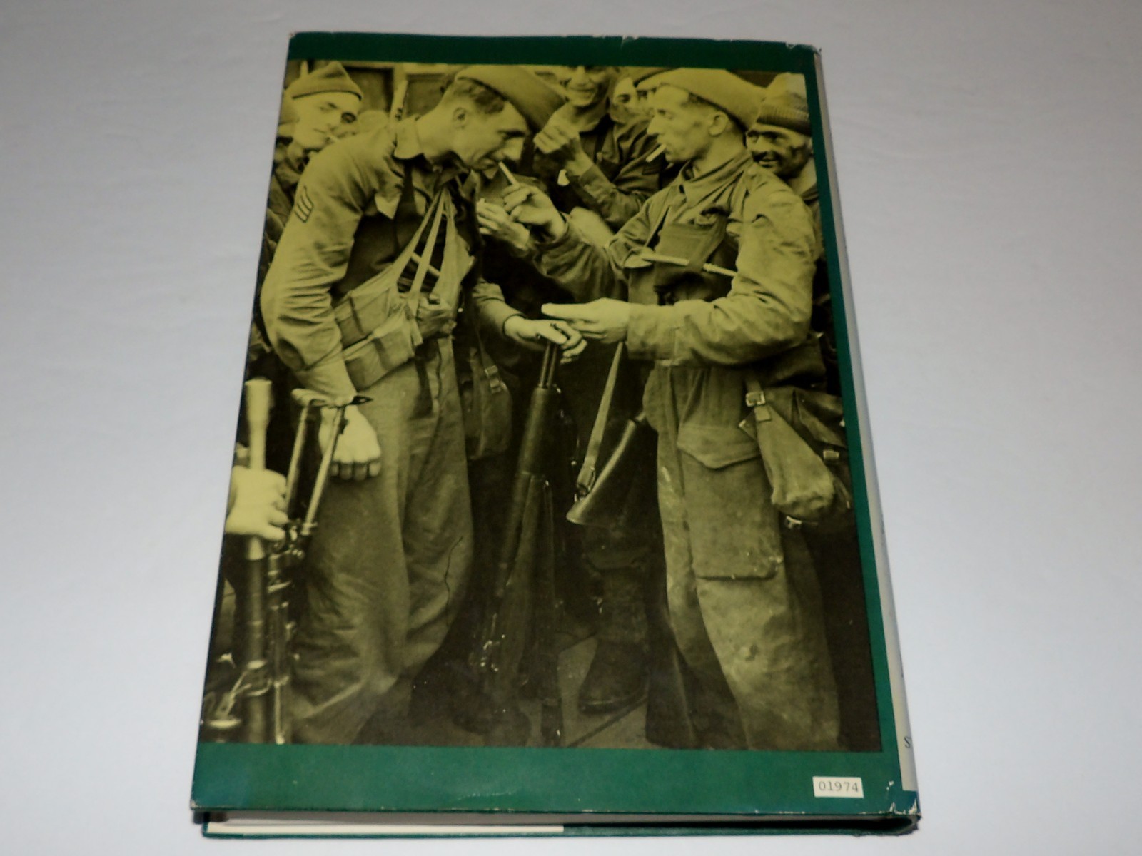 HARDCOVER BOOK – COMMANDOS AND RANGERS OF WORLD WAR II – 1978 – FIRST EDITION