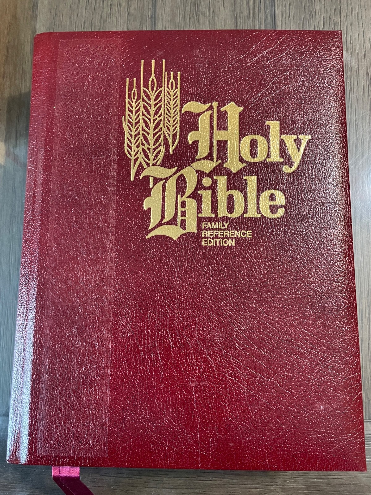 NELSON FAMILY REFERENCE BIBLE 158BG BURGUNDY GOLD EDGE PAGES RIBBON MARKER
