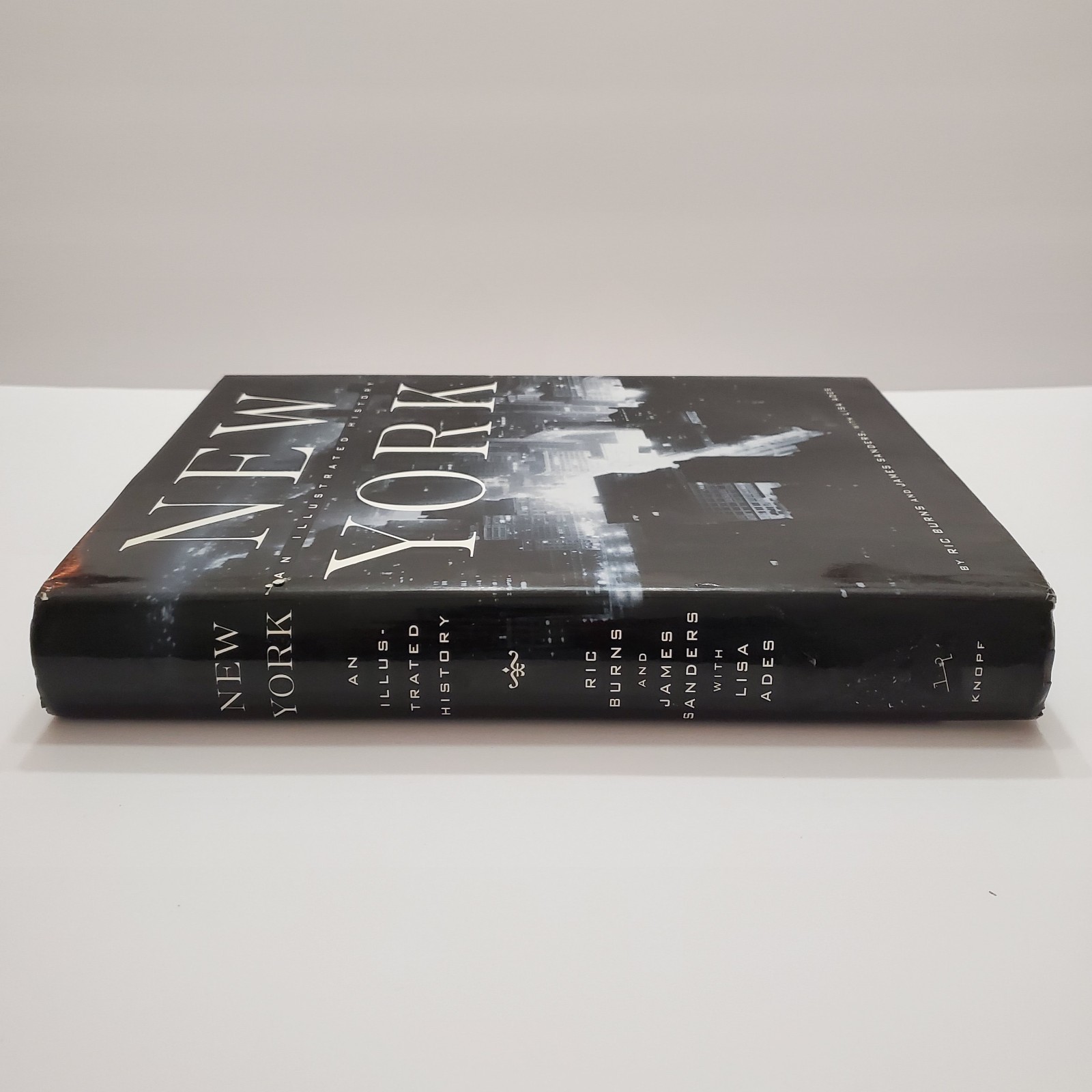 New York : An Illustrated History by James Sanders, Ric Burns and Lisa Ades…