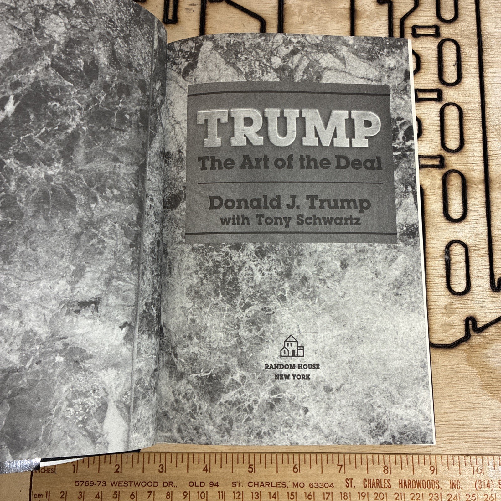Donald Trump Business Book Art of the Deal Vintage 1st Ed HCDJ President 1987