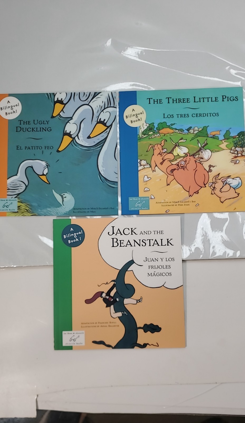 Three Little Pigs,Jack And The Beanstalk,The Ugly Ducklings, Bilingual Books.