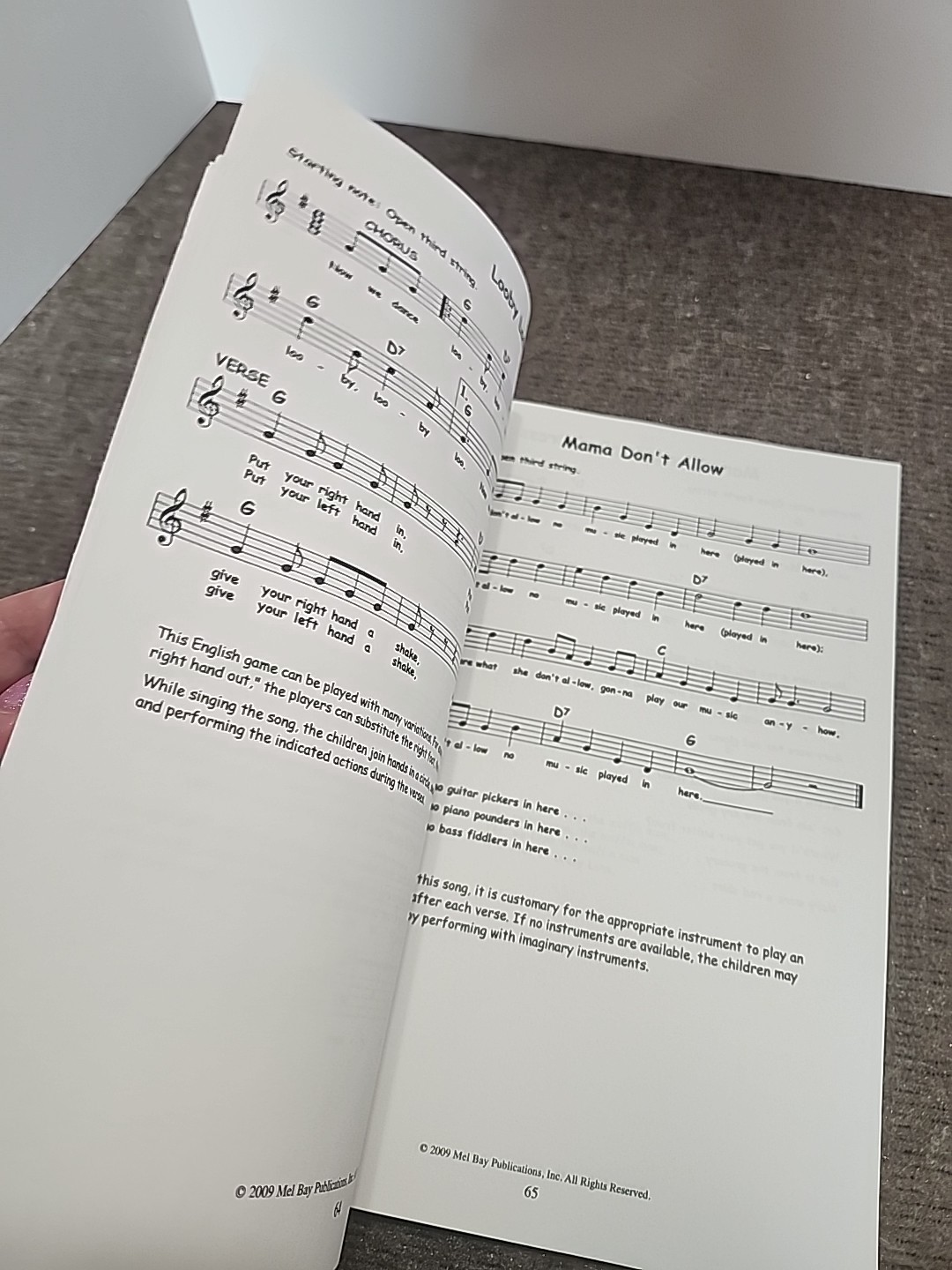 101 Three-Chord Children’s Songs for Guitar, Banjo and Uke by Larry McCabe.