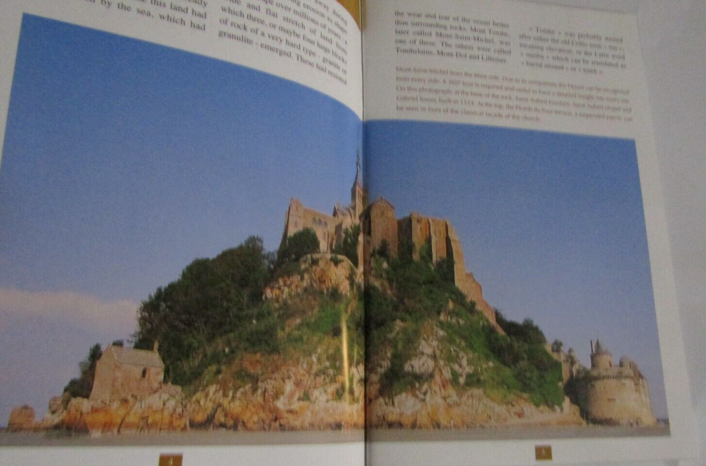 MOUNT SAINT MICHEL BY GISSEROT PAPERBACK BOOK 2009 61 PAGES 5 X 7.5 INCHES