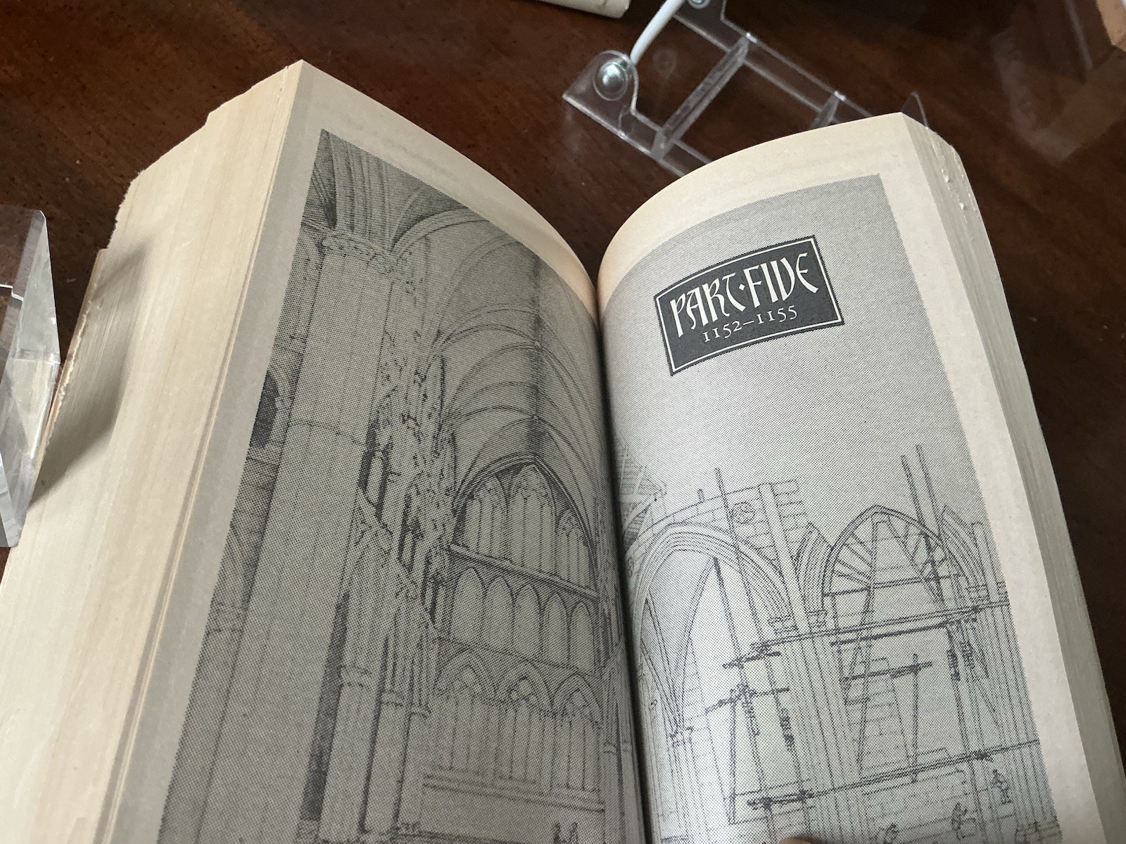 Pillars of the Earth : A Novel by Ken Follett (1990, Mass Market)