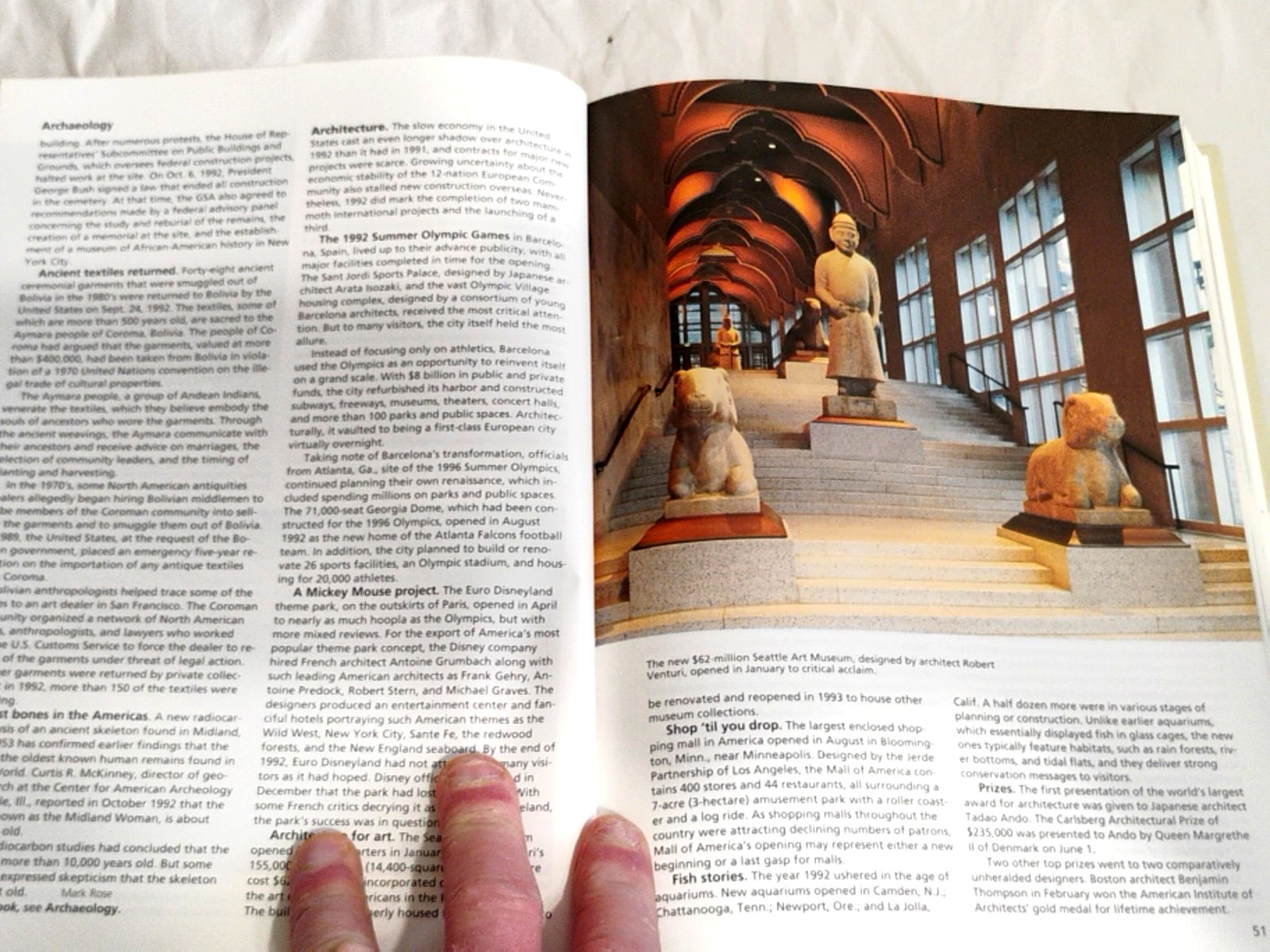 Vintage Almanac Encyclopedia The World Book Year Review of Events Dictionary