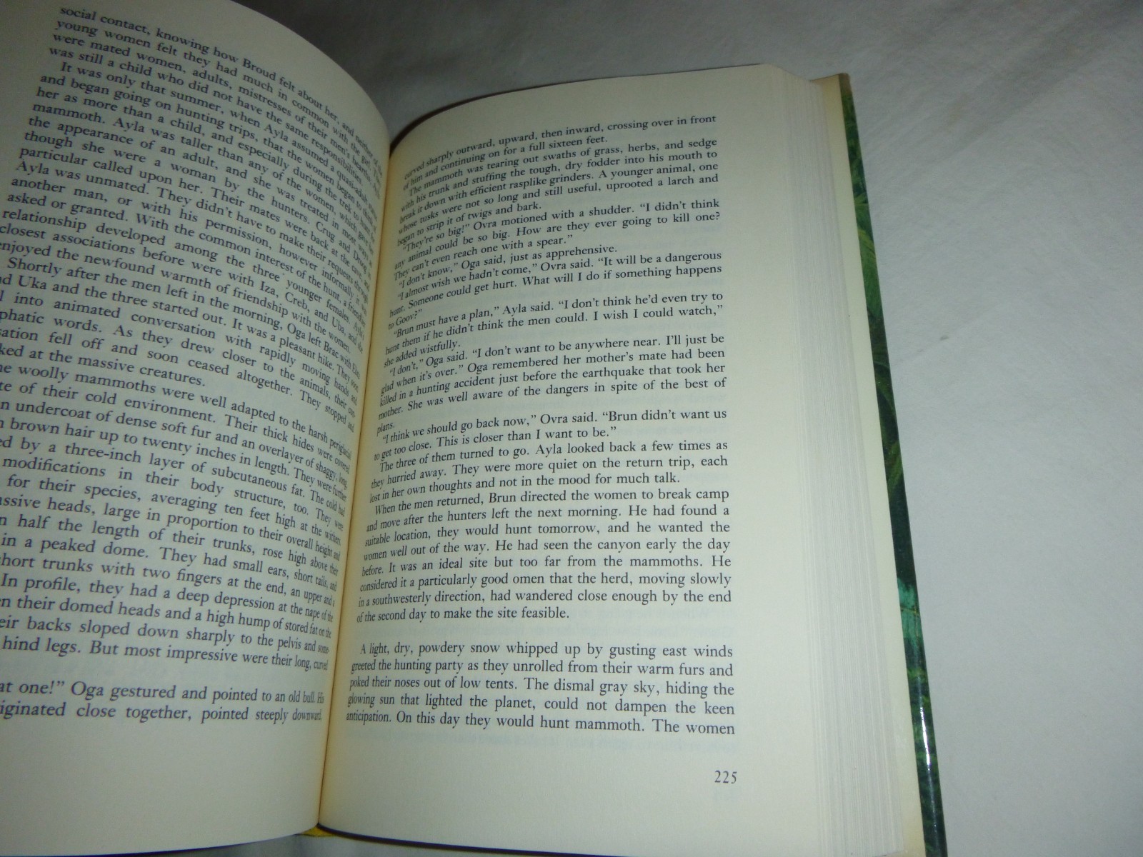 The Clan of the Cave Bear – 1st Ed. /1st Printing Jean M. Auel 1980 HC SIGNED