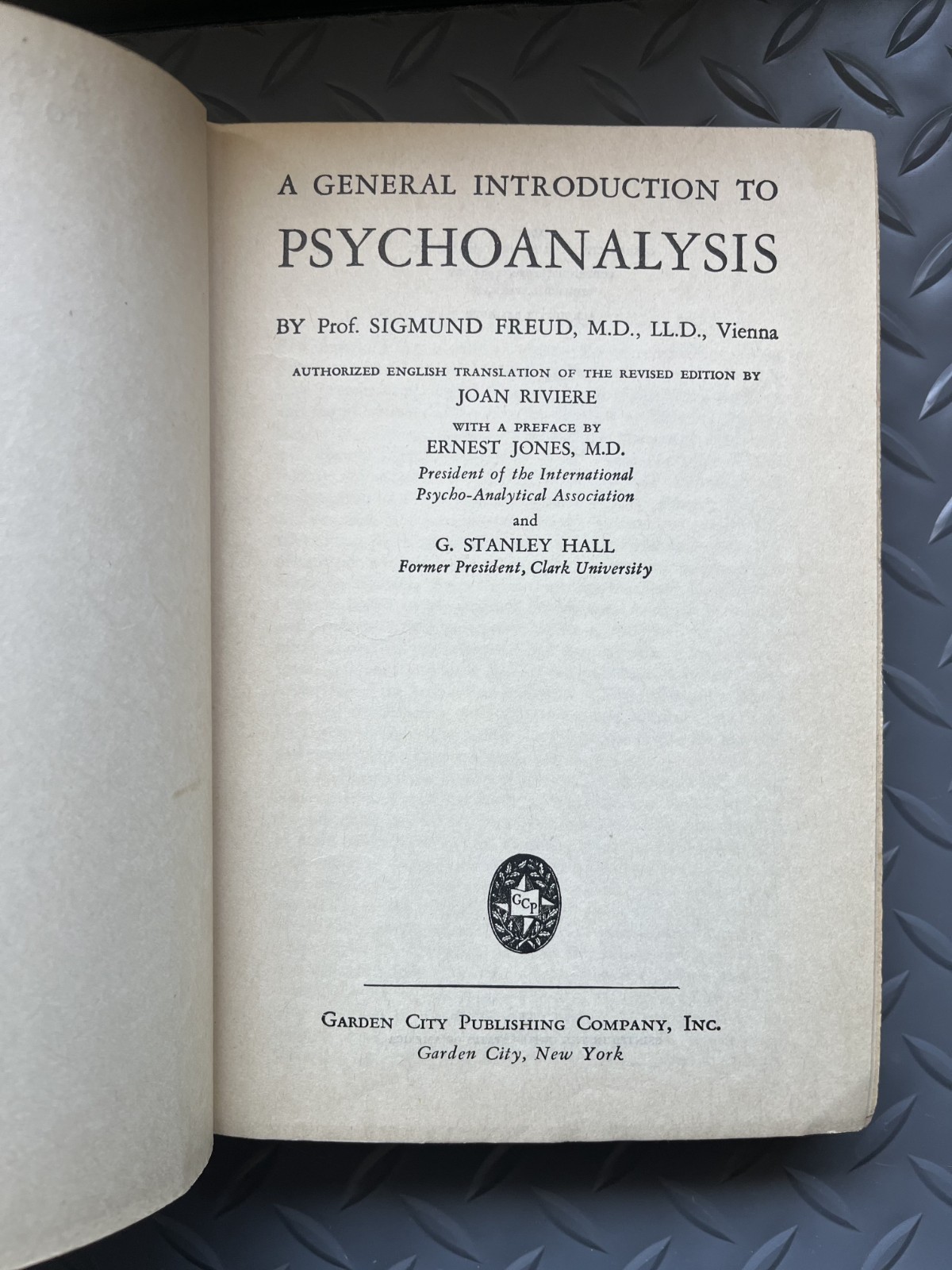 Freud 6 Book Vtg Lot – Psychoanalysis, Love, Pleasure, Illusion, Moses, Dreams